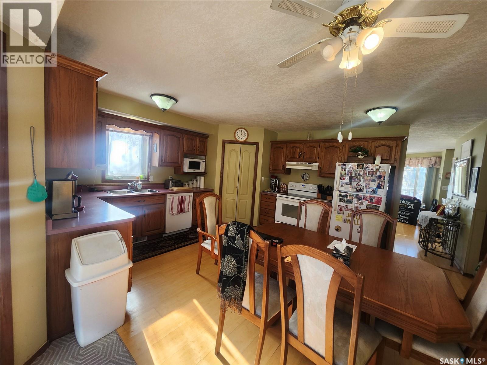 209 1st AVENUE N - 5