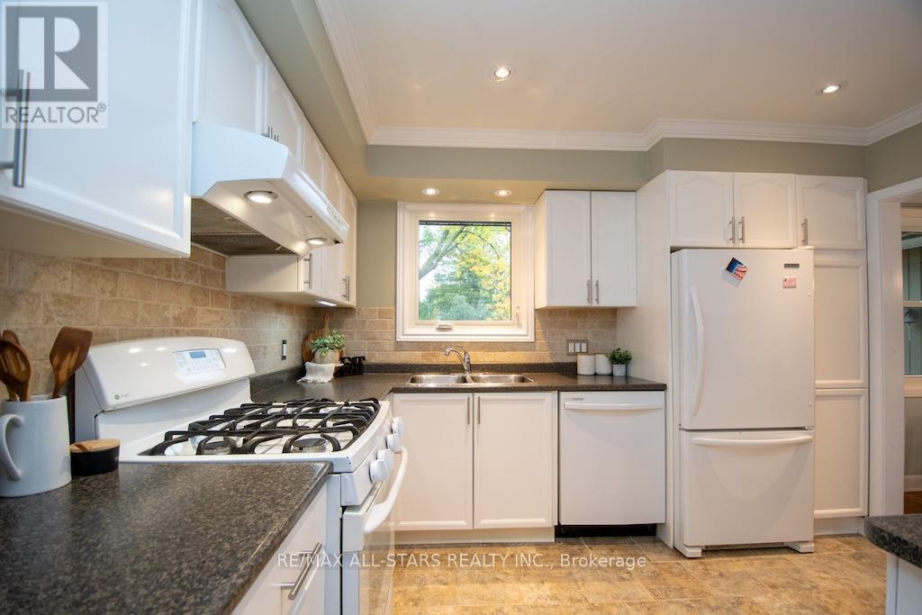 112 ADELAIDE STREET N - 10