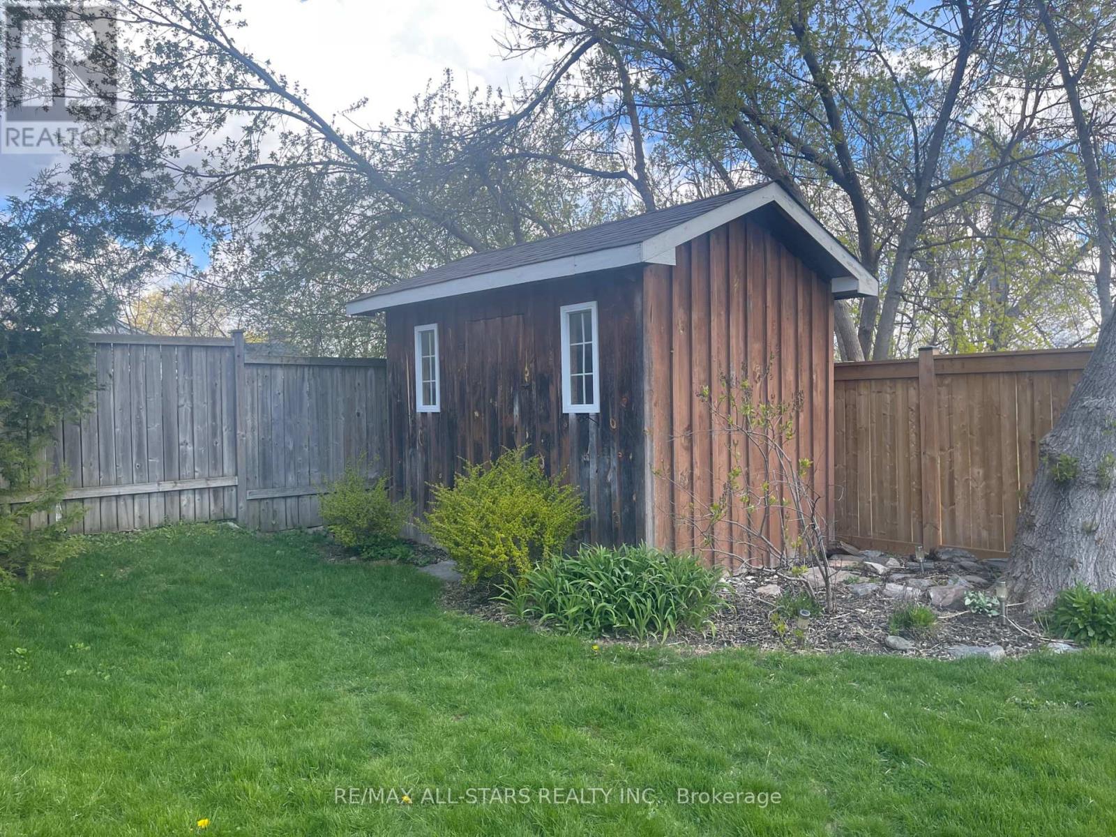 112 ADELAIDE STREET N - 32
