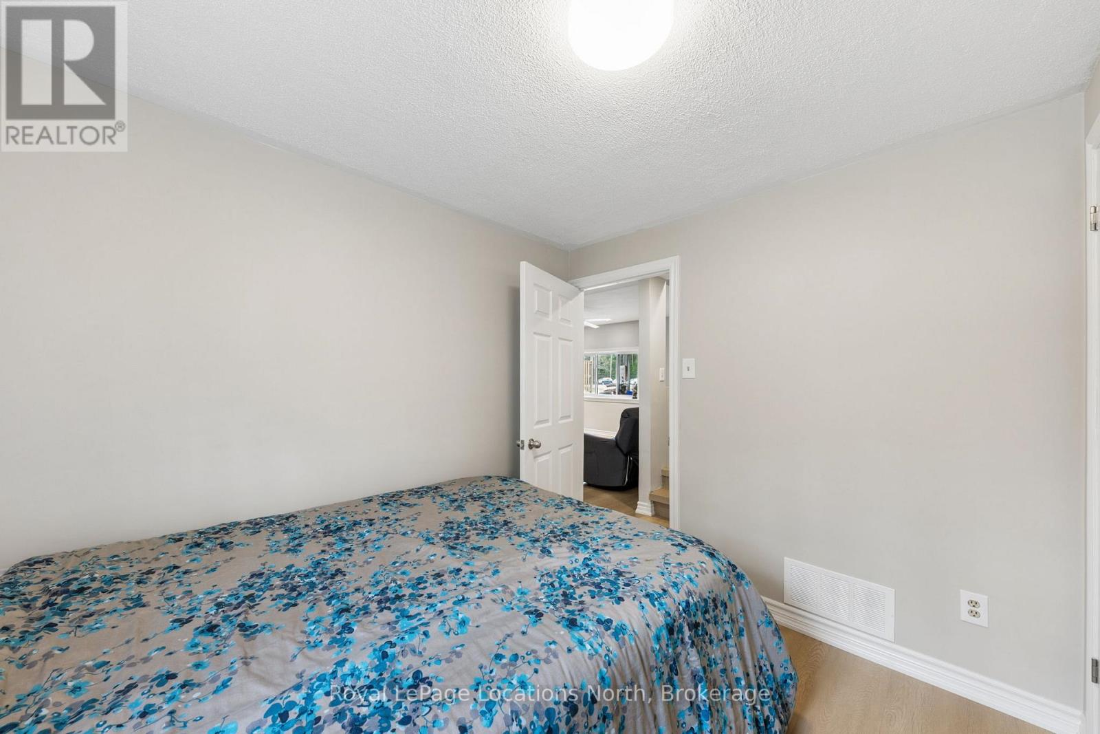 93 RONALD AVENUE - 15