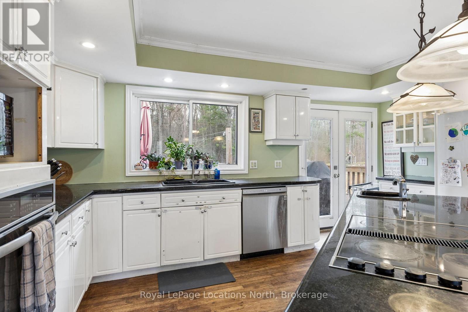 93 RONALD AVENUE - 25
