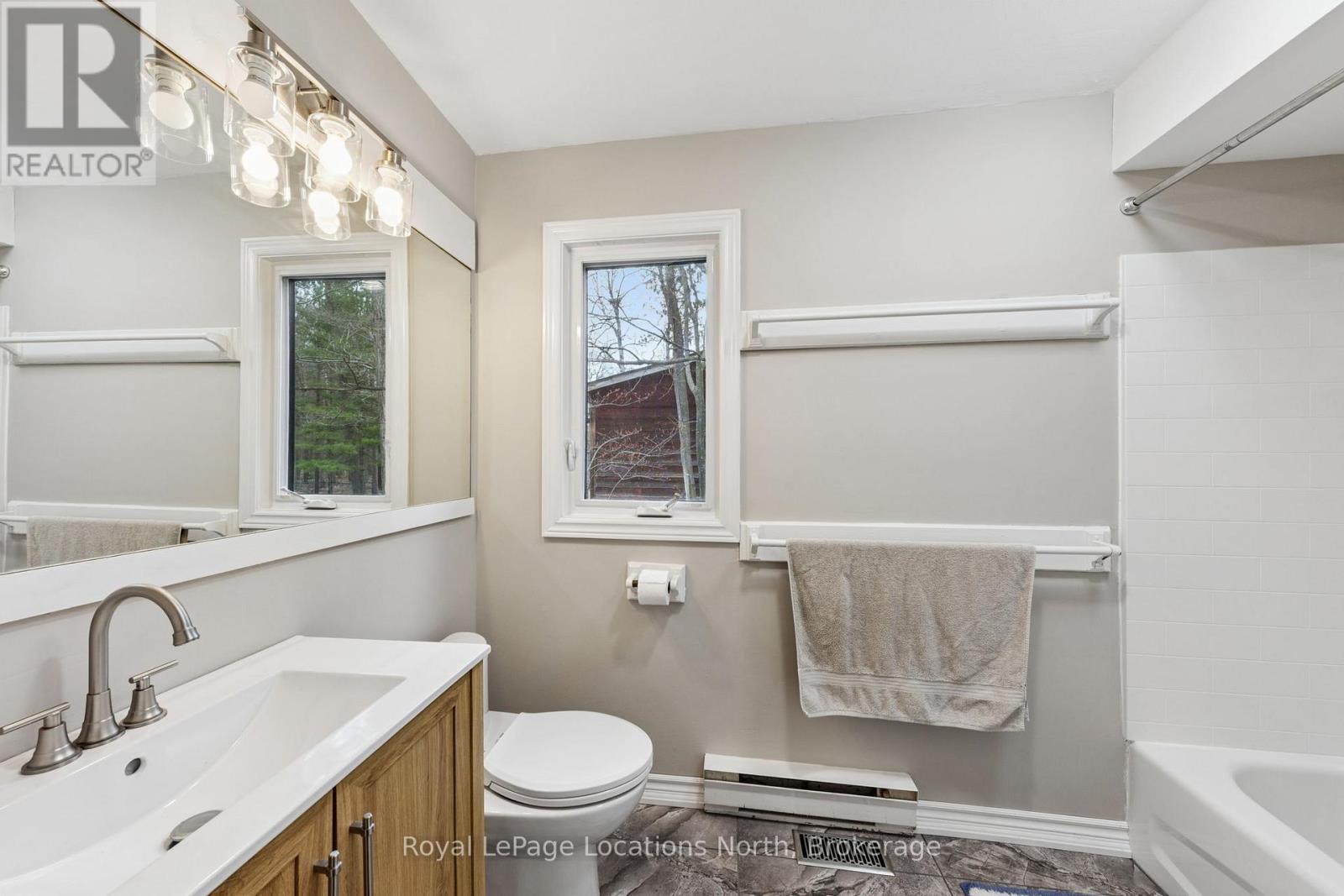 93 RONALD AVENUE - 33
