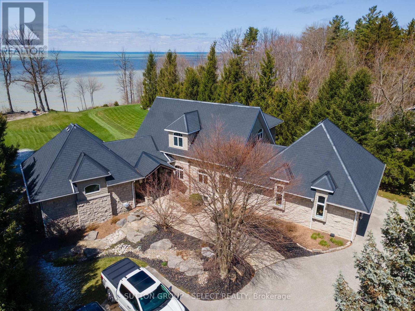 4544 LAKESHORE ROAD - 1