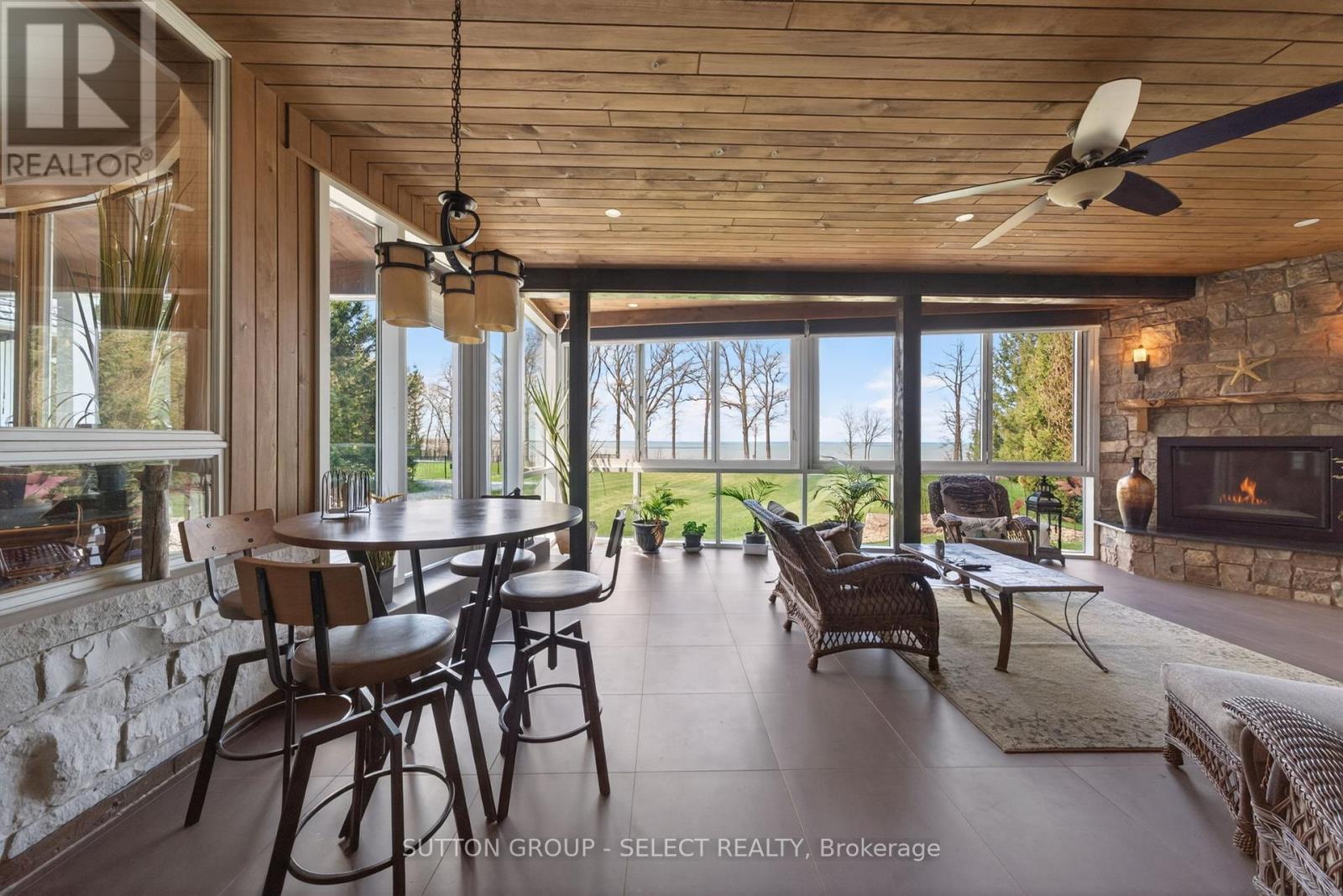 4544 LAKESHORE ROAD - 13