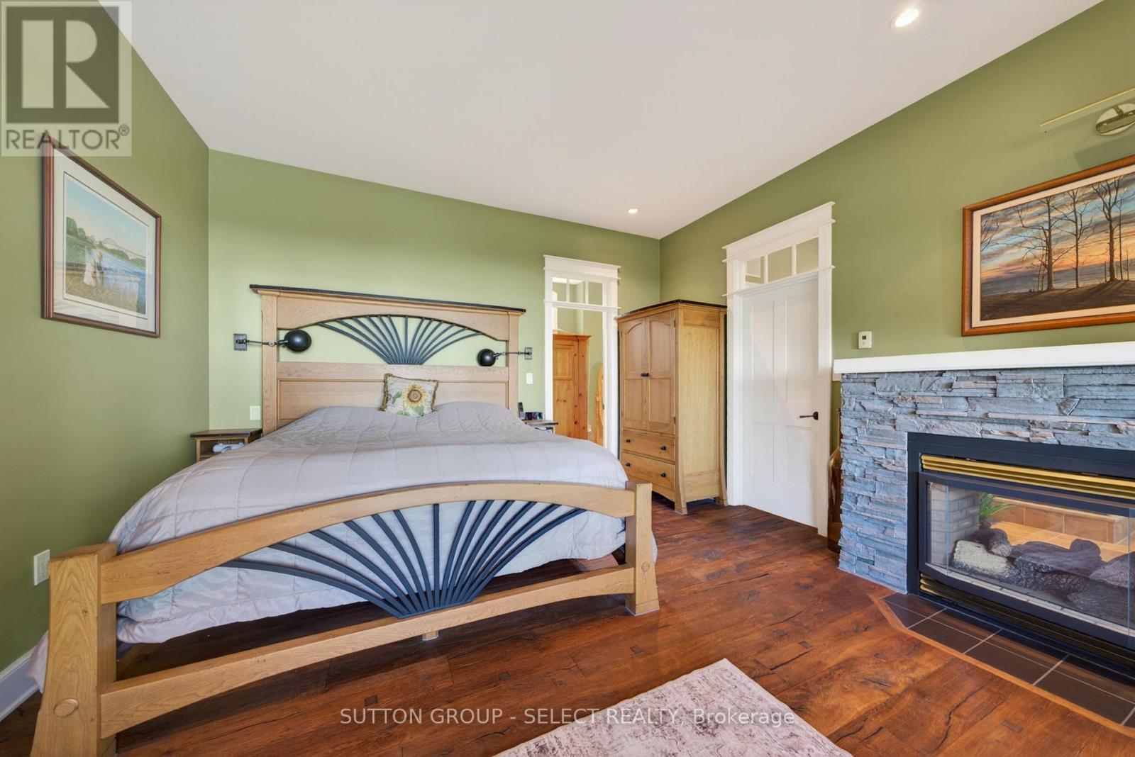 4544 LAKESHORE ROAD - 16