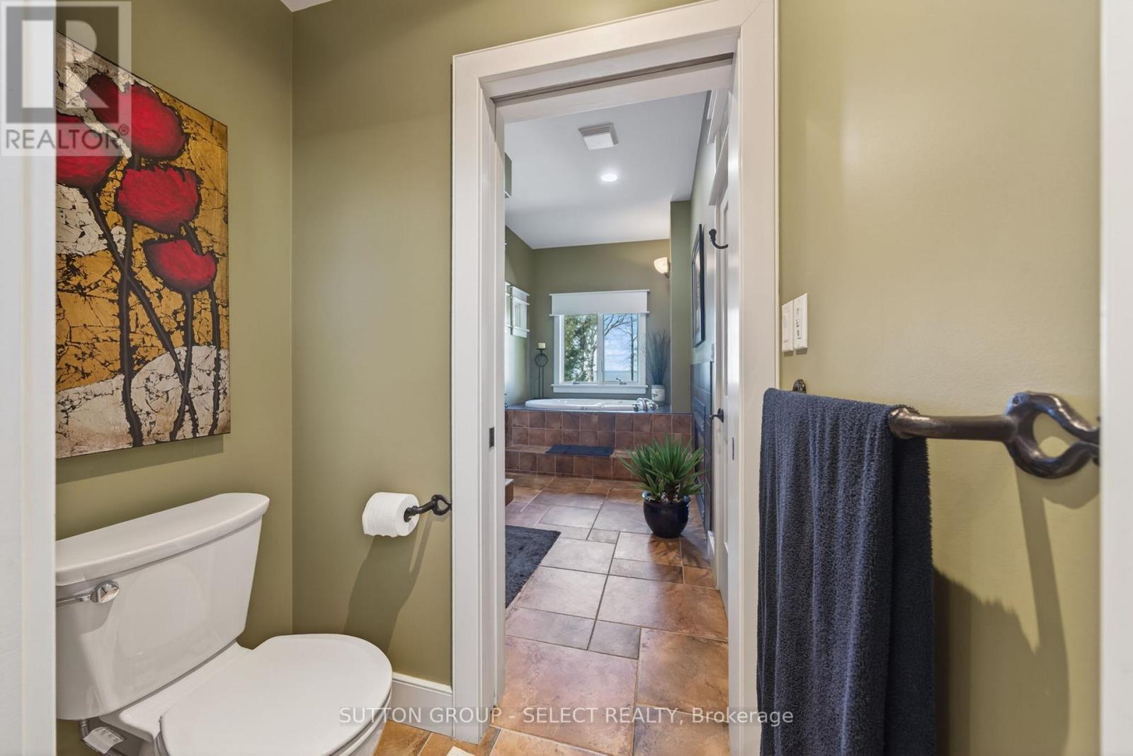 4544 LAKESHORE ROAD - 19