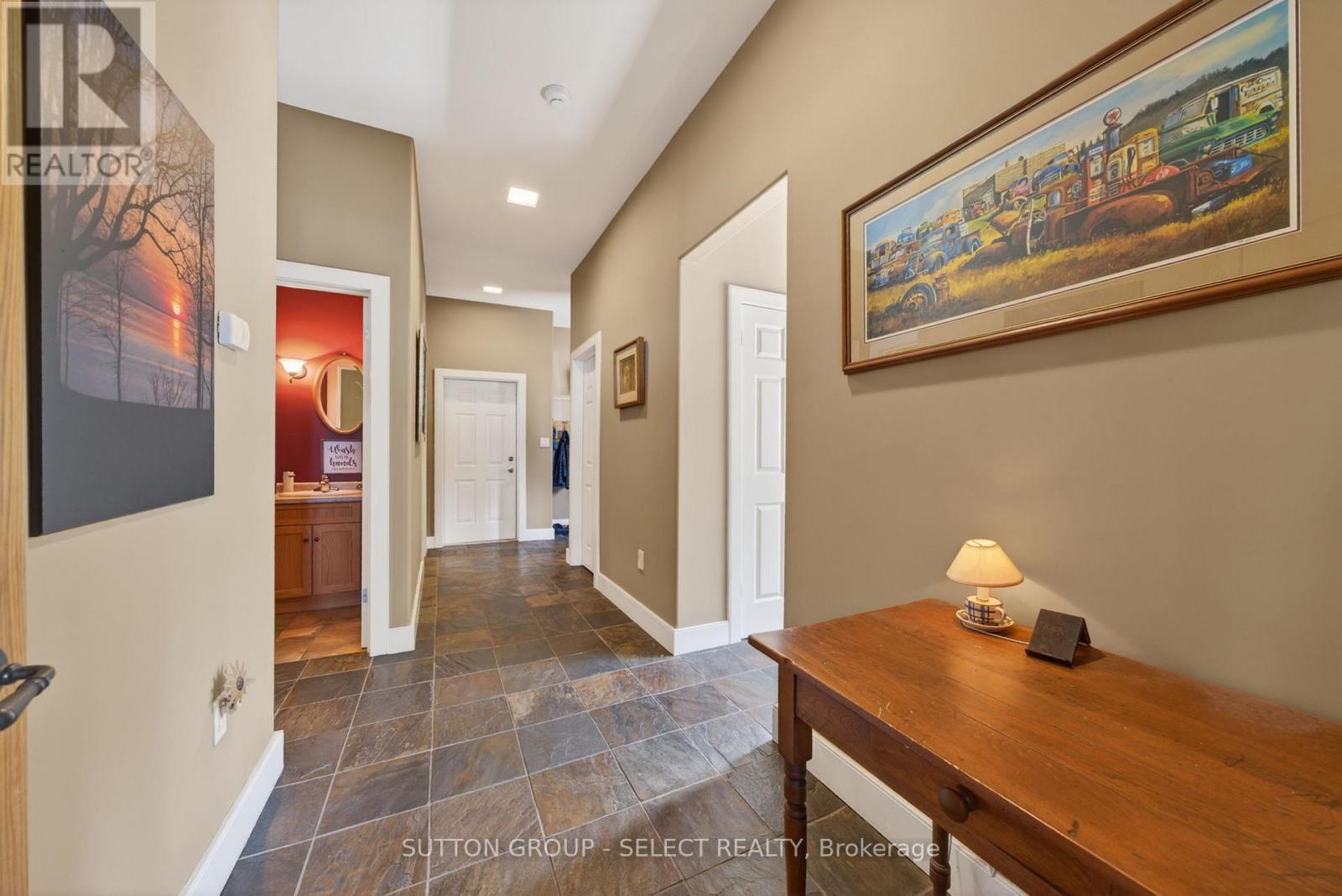 4544 LAKESHORE ROAD - 21