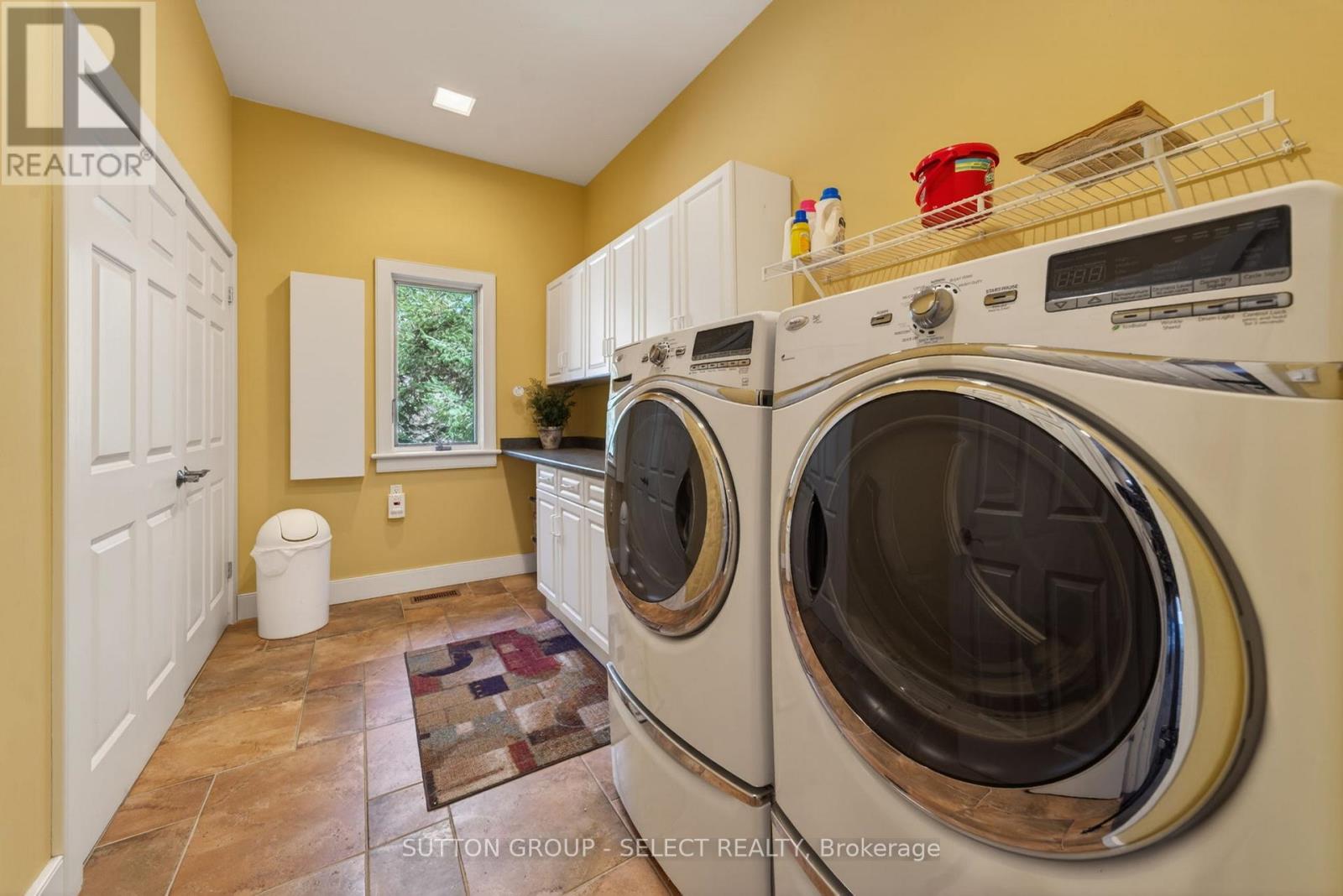 4544 LAKESHORE ROAD - 24