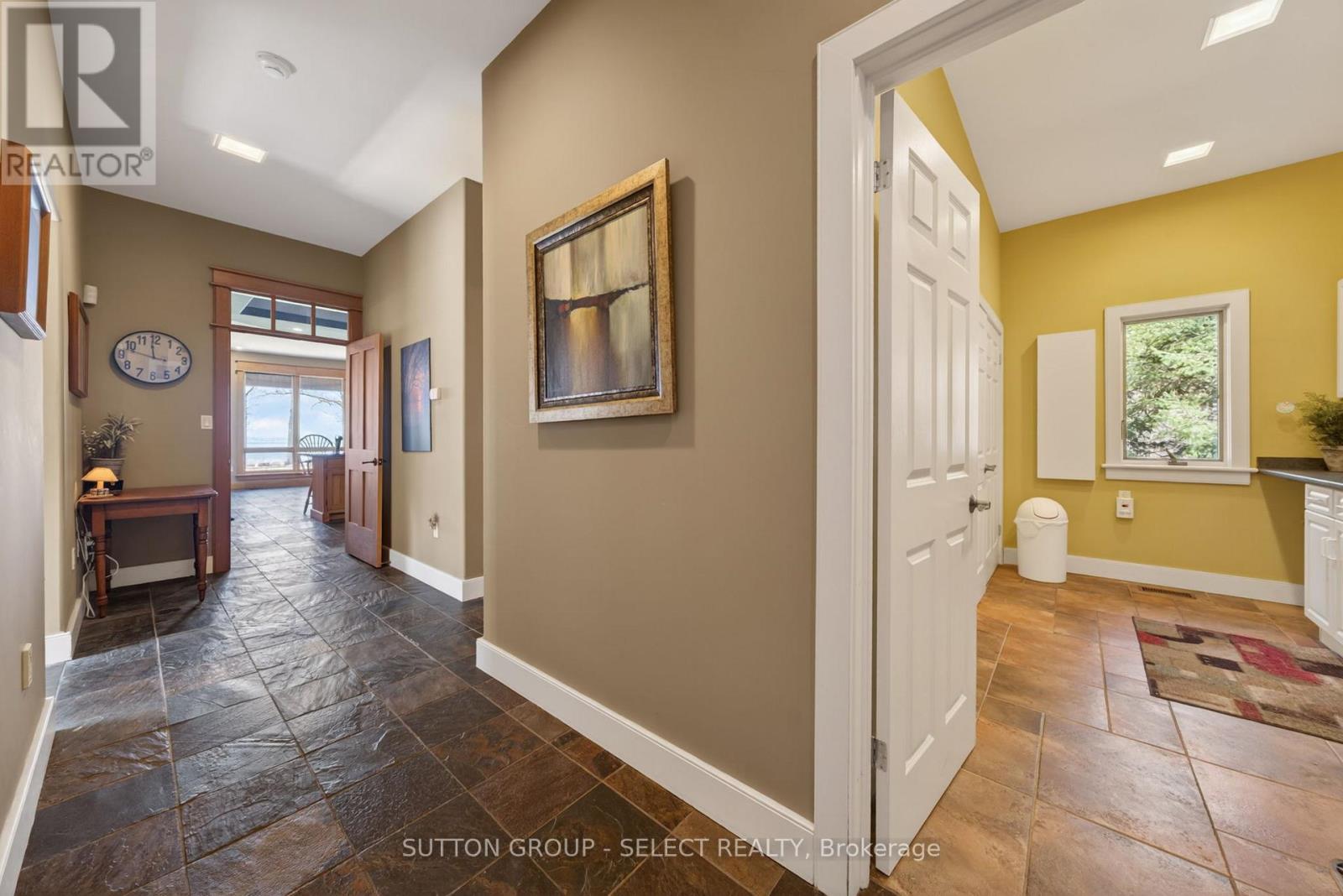 4544 LAKESHORE ROAD - 26
