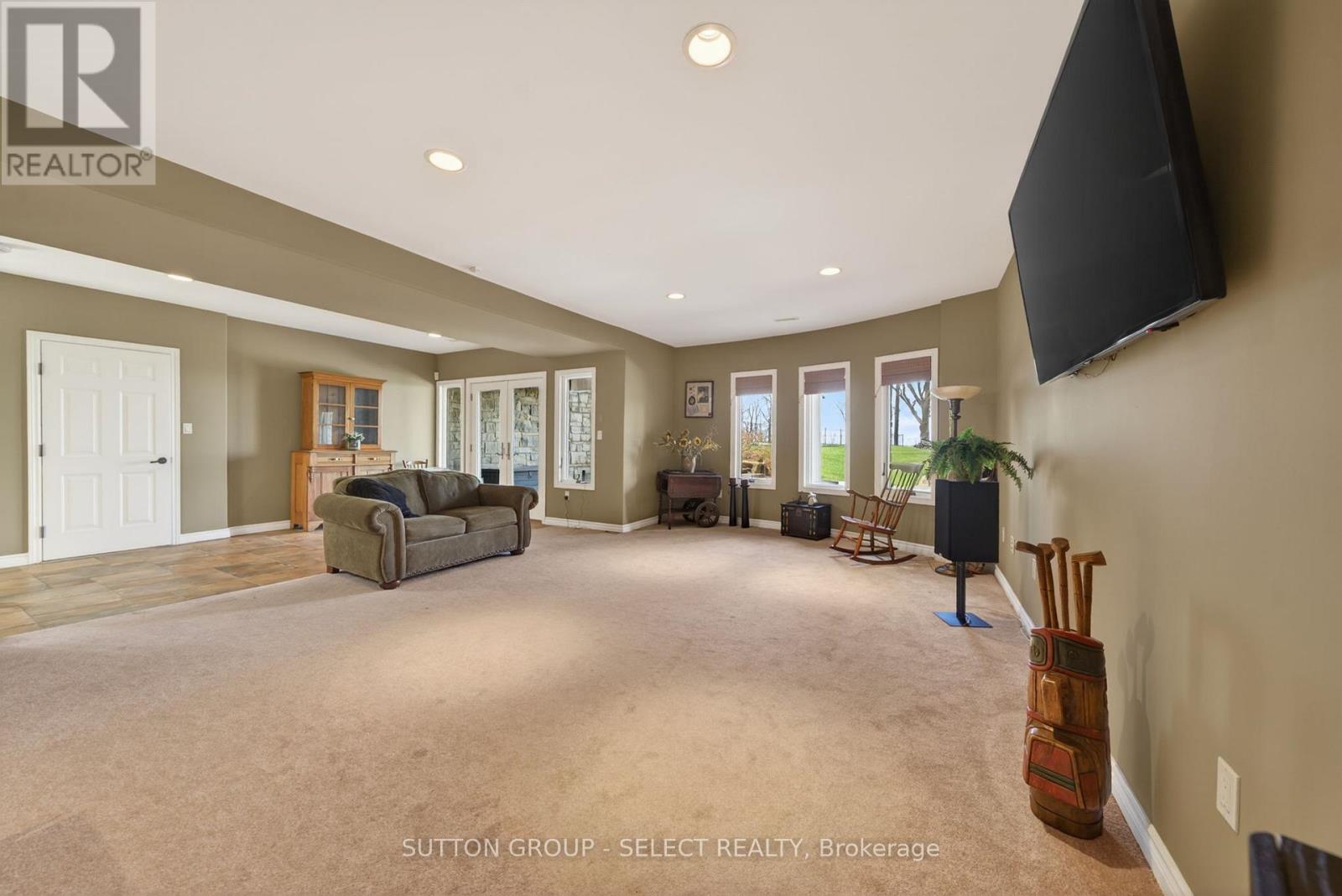 4544 LAKESHORE ROAD - 31
