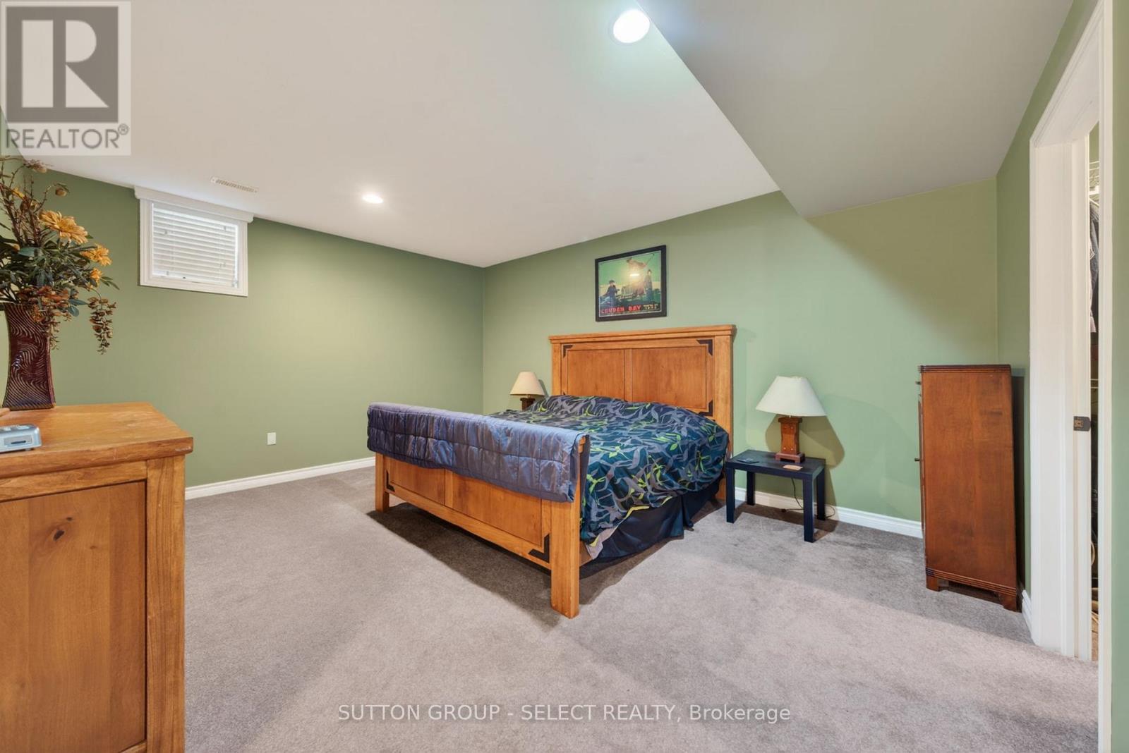 4544 LAKESHORE ROAD - 33