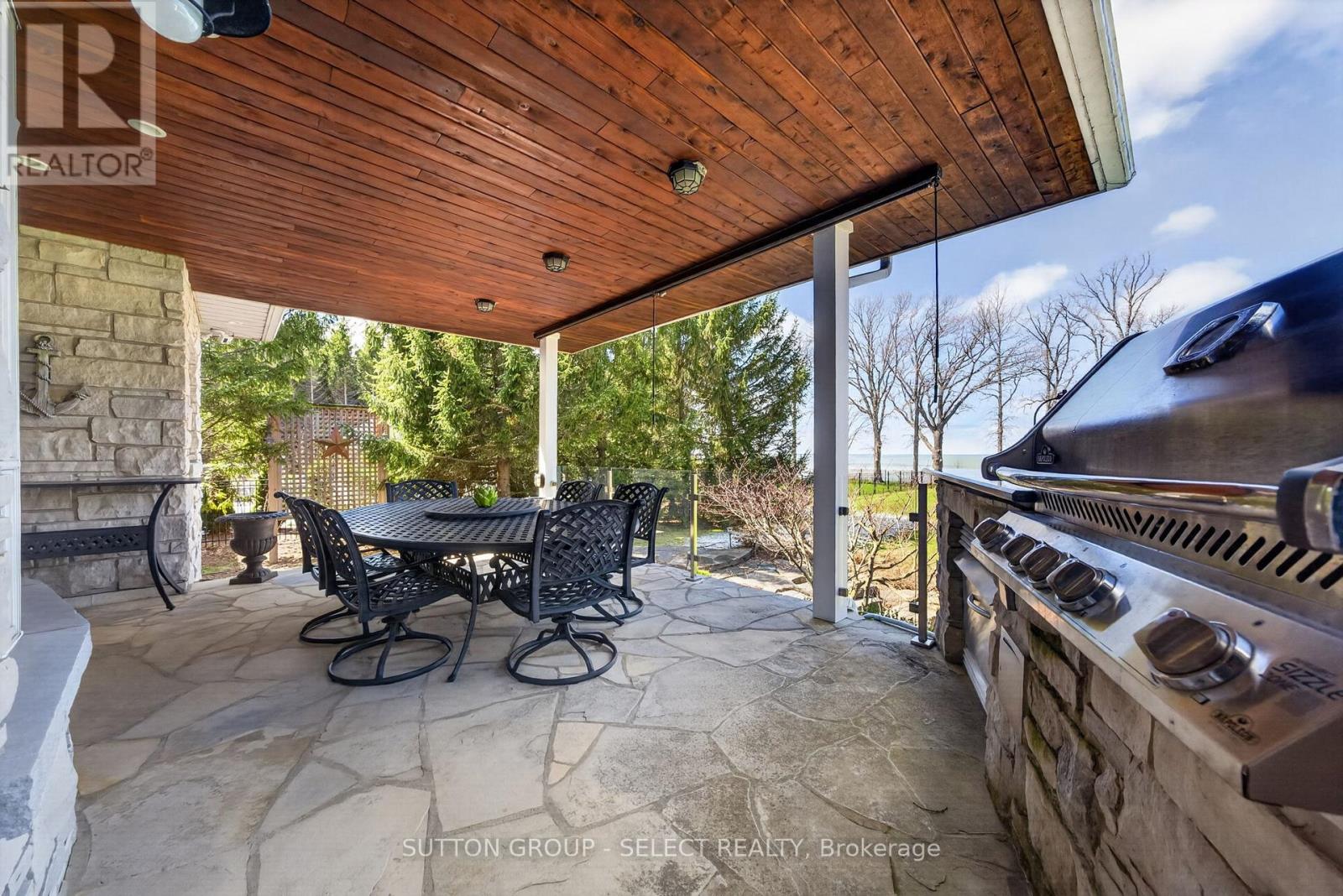 4544 LAKESHORE ROAD - 36
