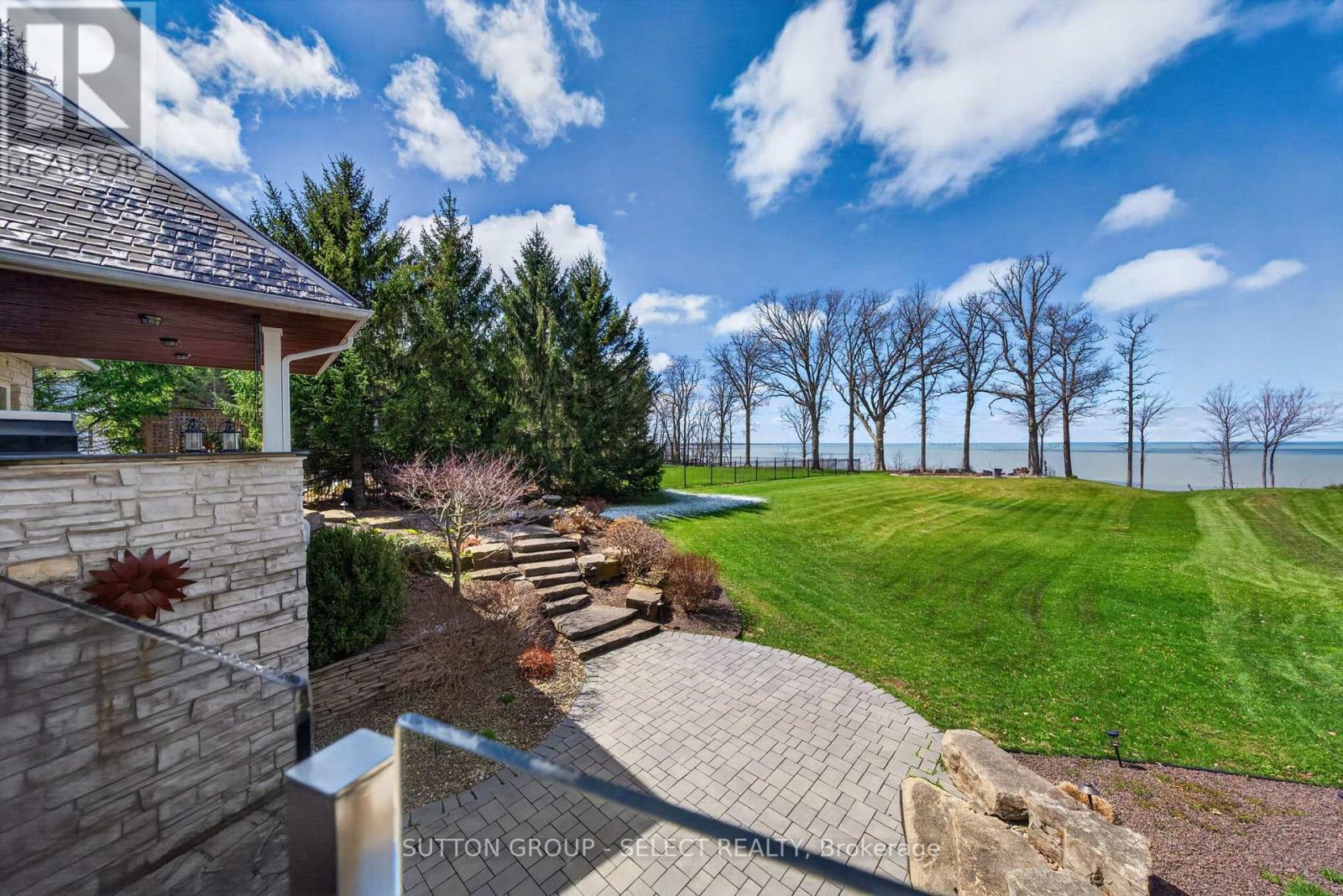 4544 LAKESHORE ROAD - 37
