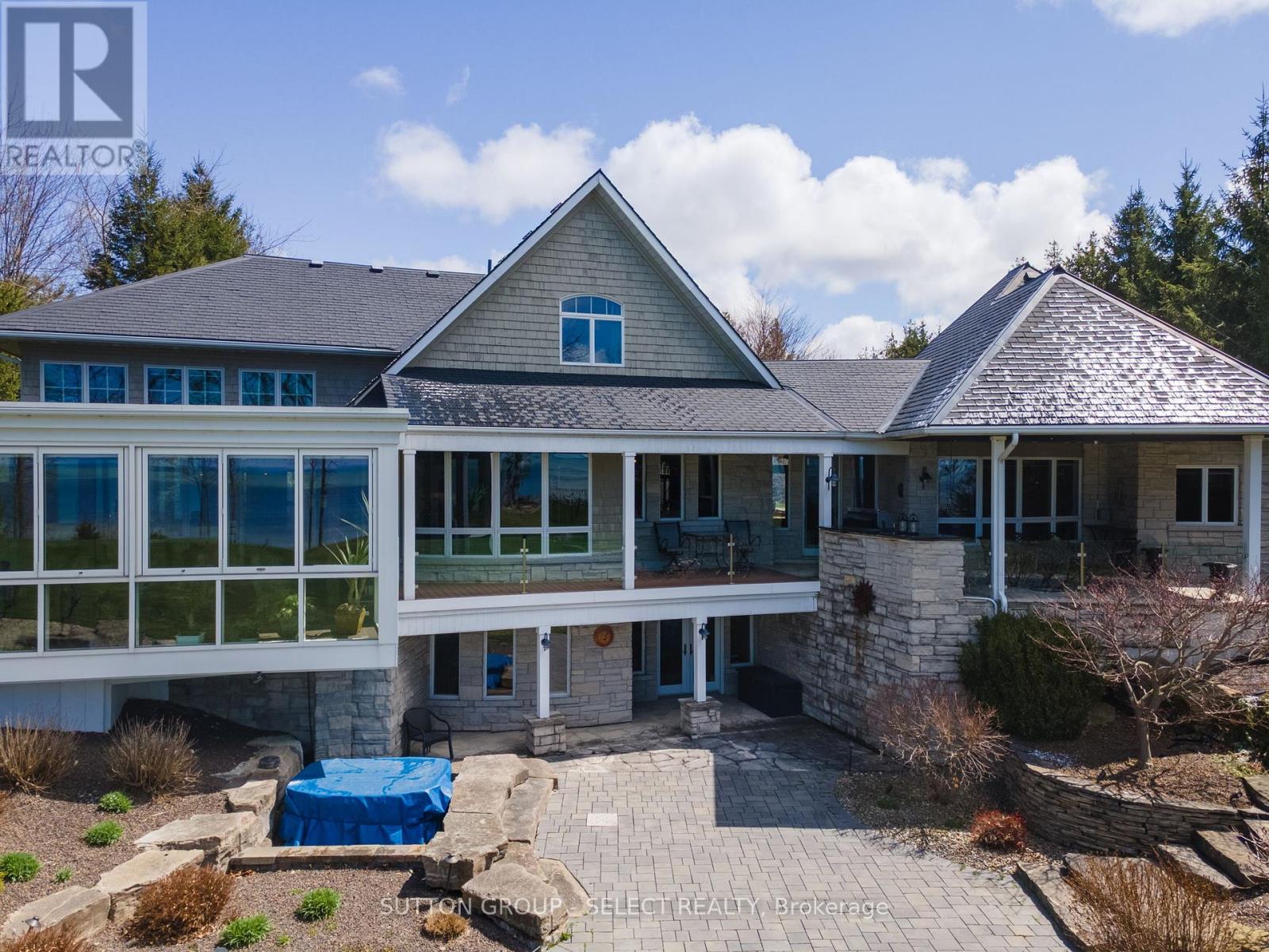 4544 LAKESHORE ROAD - 38