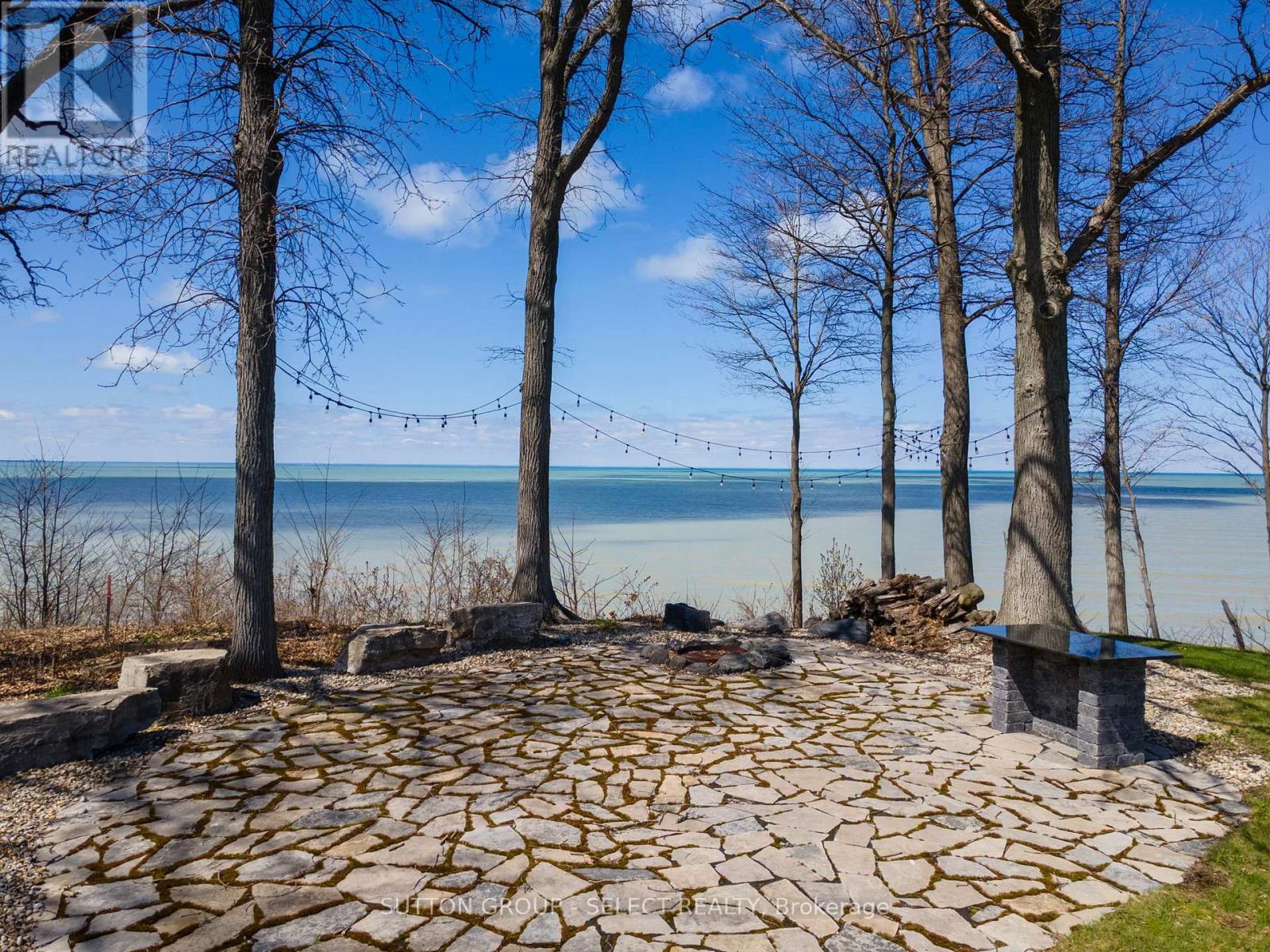 4544 LAKESHORE ROAD - 40