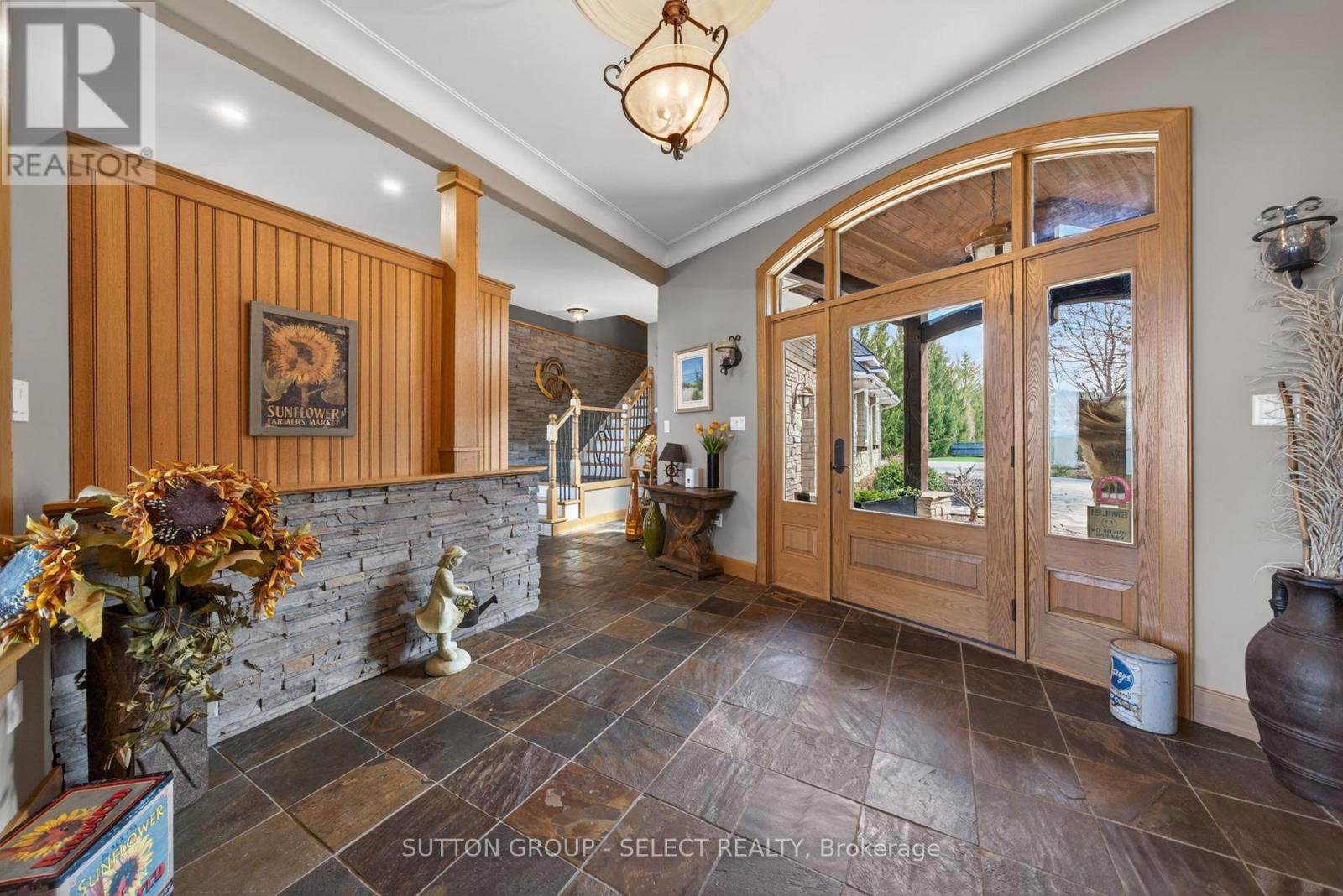 4544 LAKESHORE ROAD - 5