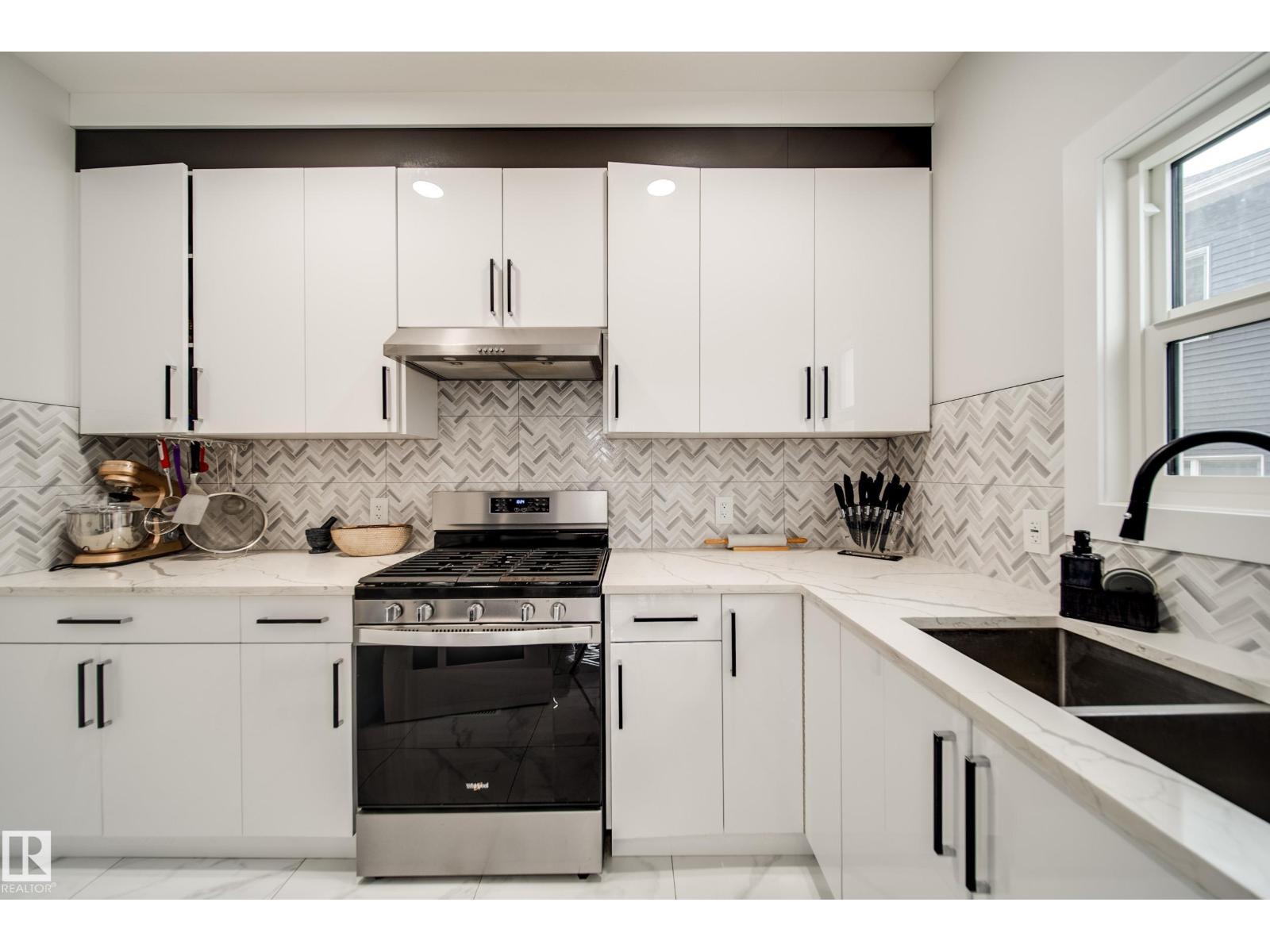 6903 173 AV NW, Edmonton