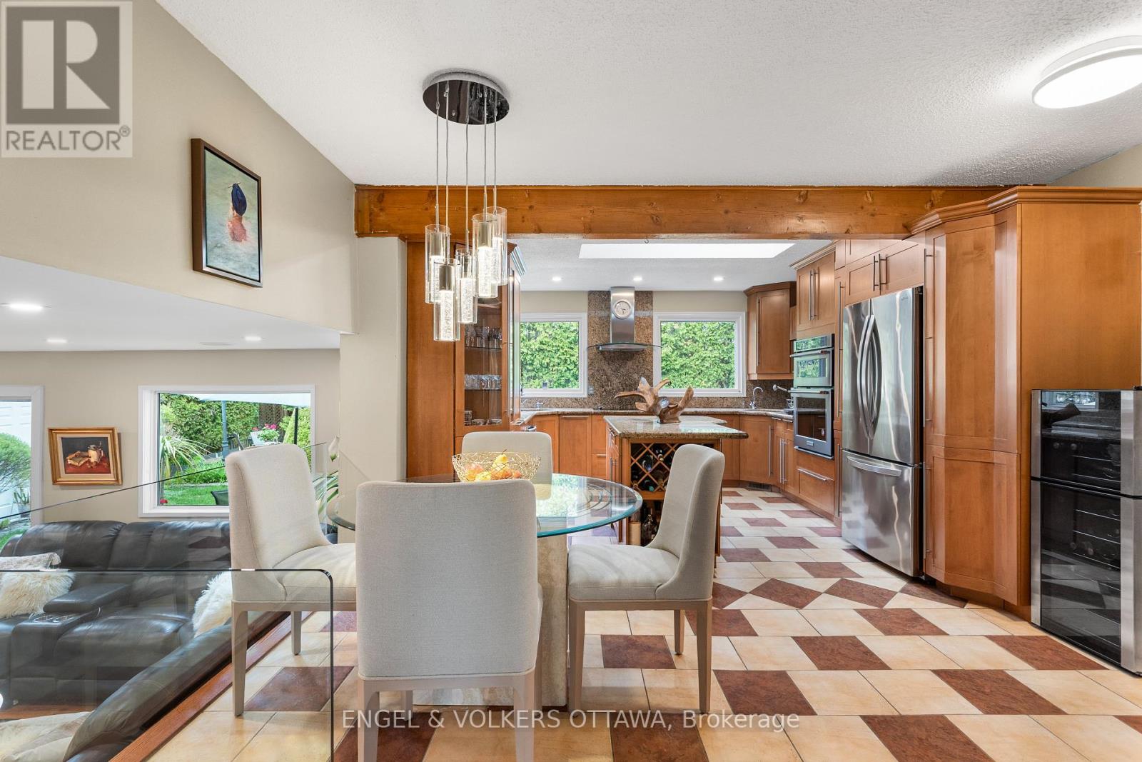 21 TIFFANY CRESCENT - 14