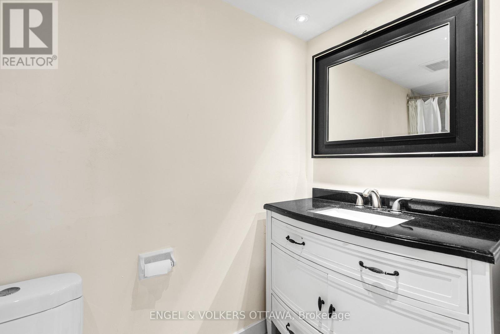 21 TIFFANY CRESCENT - 37