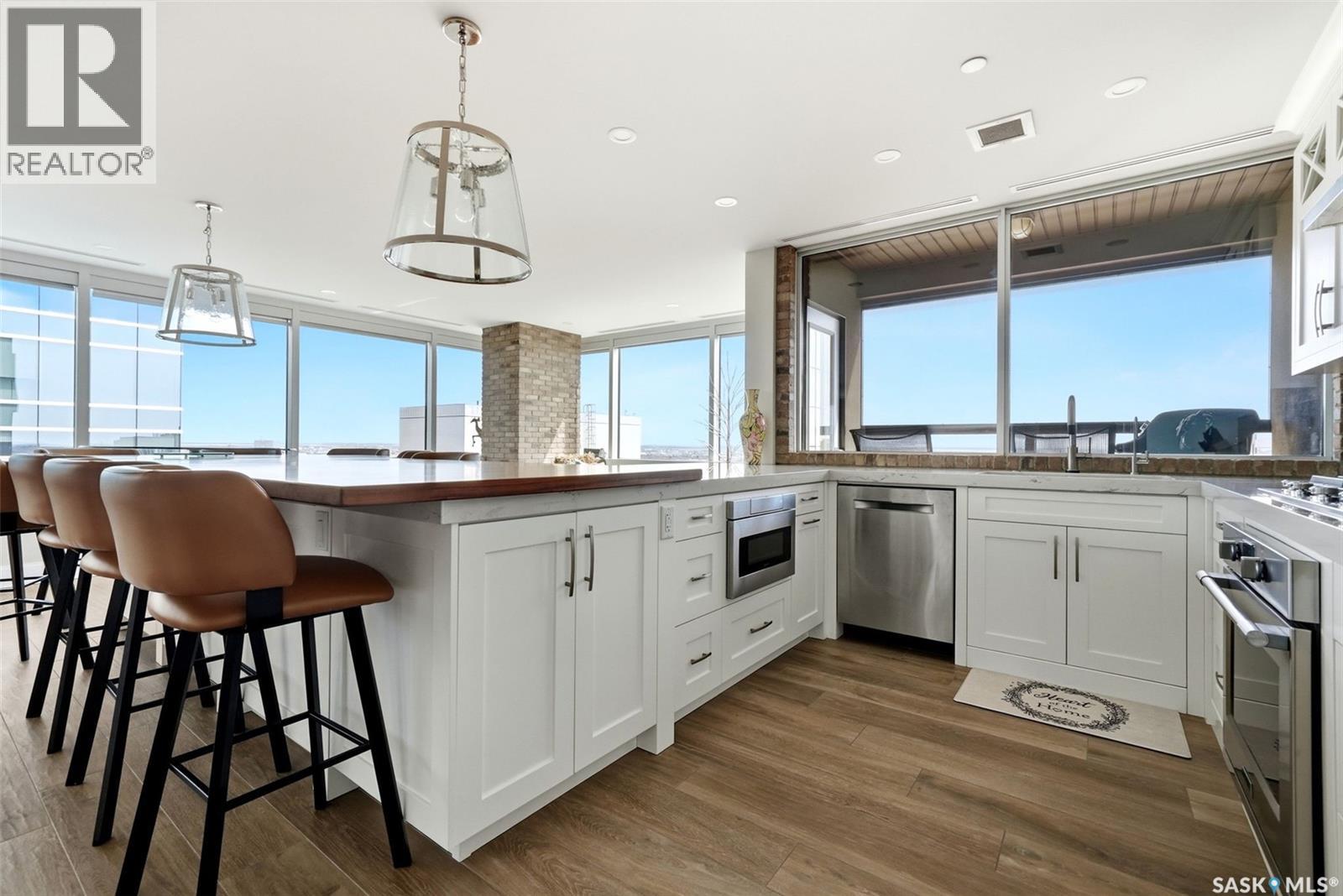 #PH 201 1914 HAMILTON STREET - 14