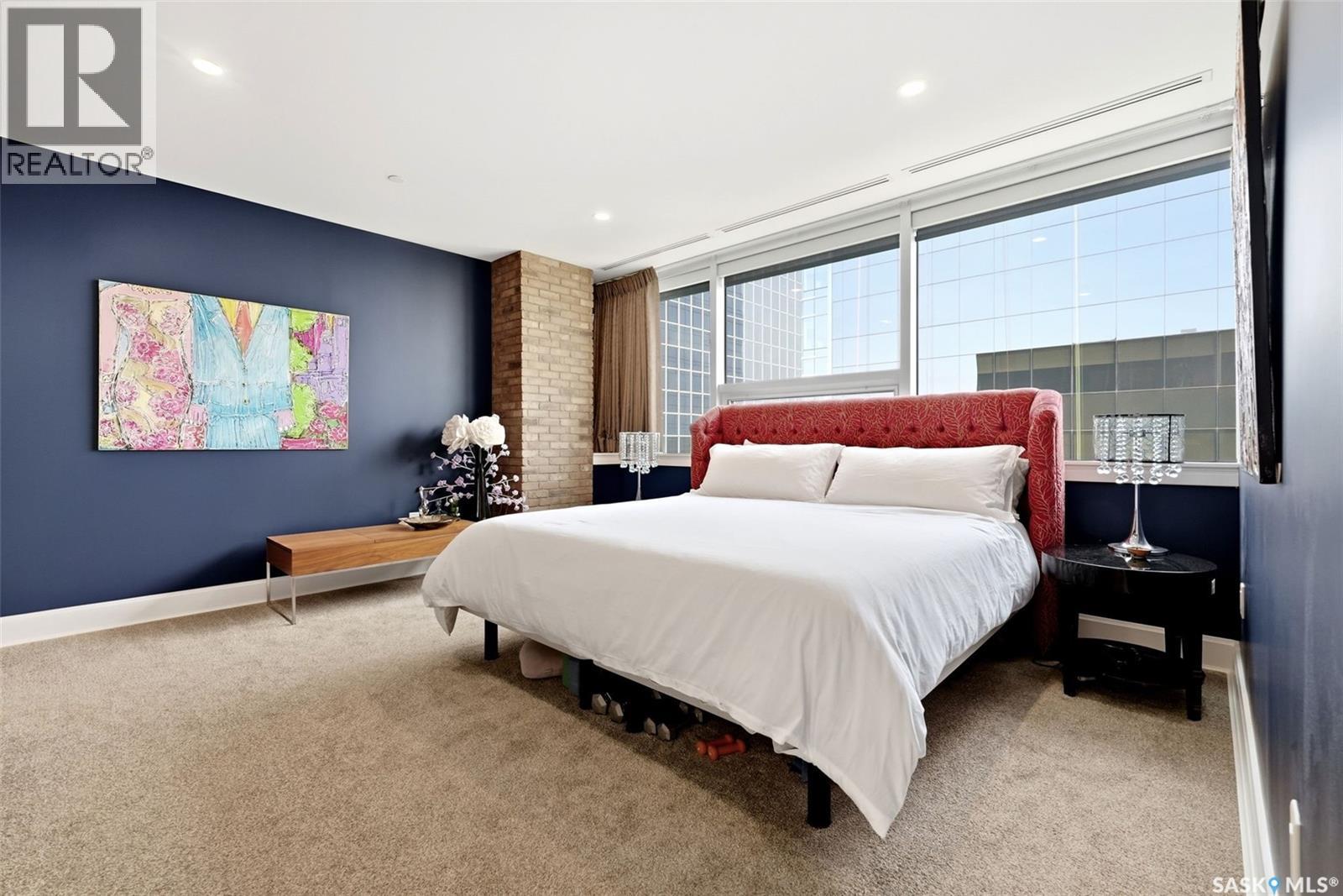 #PH 201 1914 HAMILTON STREET - 22