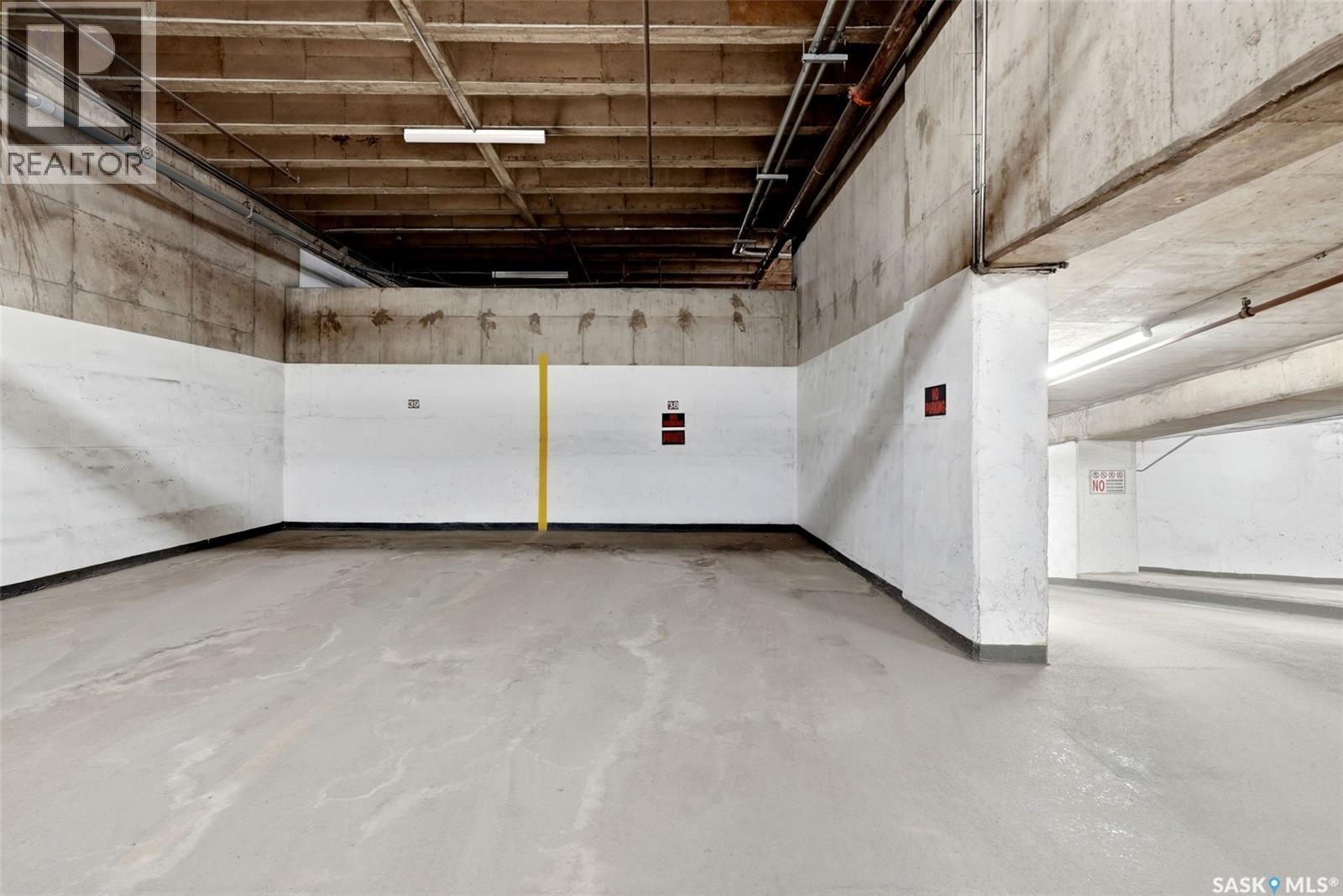 #PH 201 1914 HAMILTON STREET - 44