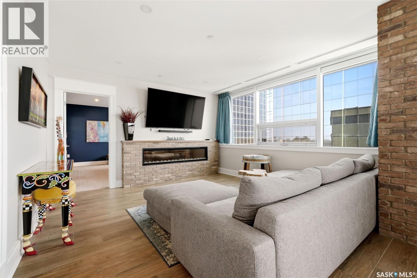 #PH 201 1914 HAMILTON STREET - 7