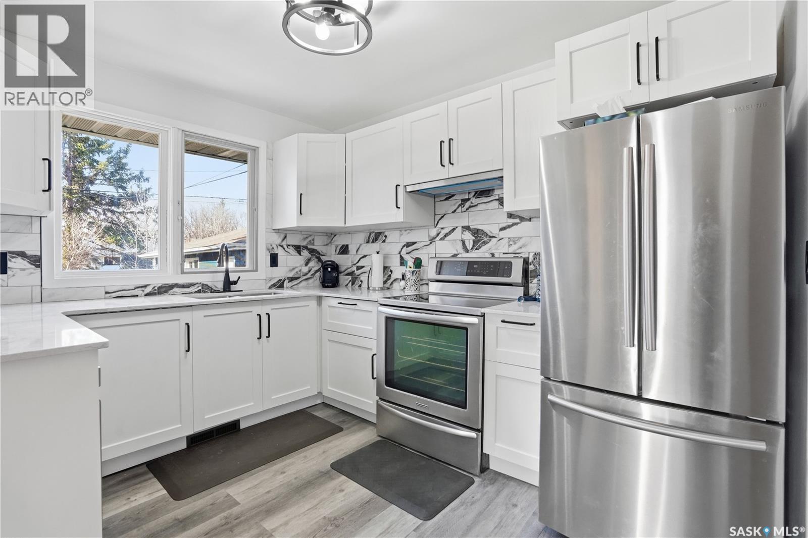 245 Orchard CRESCENT - 10