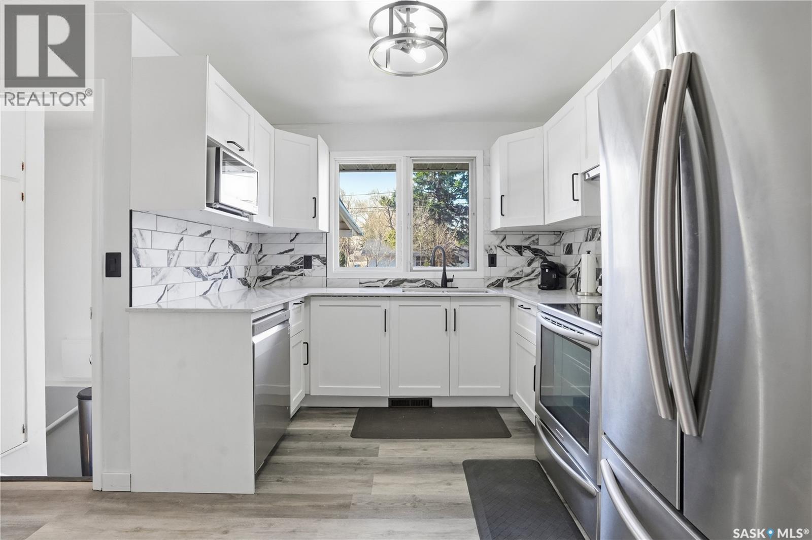 245 Orchard CRESCENT - 12