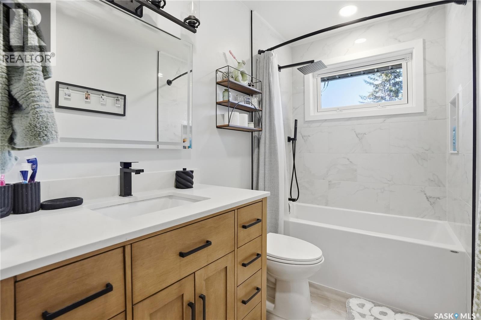 245 Orchard CRESCENT - 16
