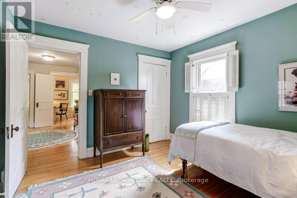 103 QUEEN STREET - 35
