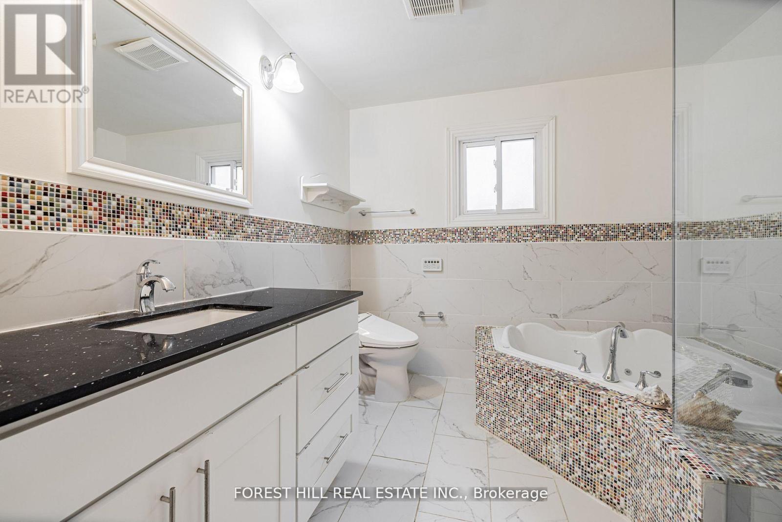 51 BRIGGS AVENUE - 24