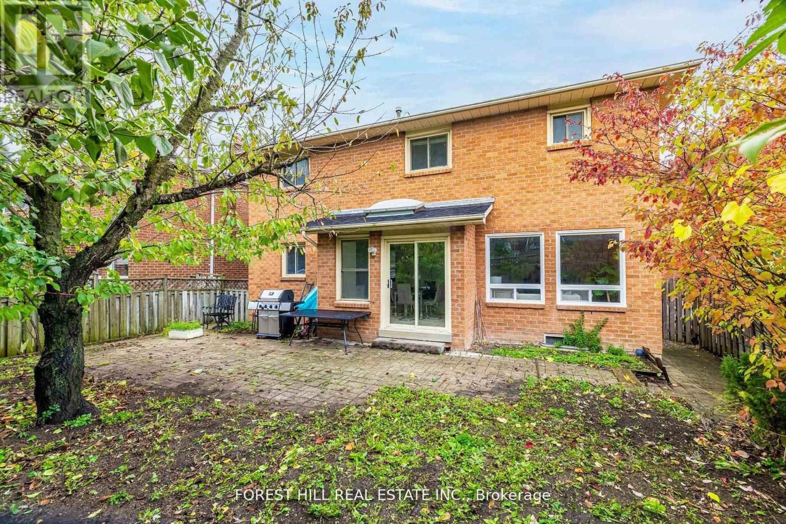 51 BRIGGS AVENUE - 31