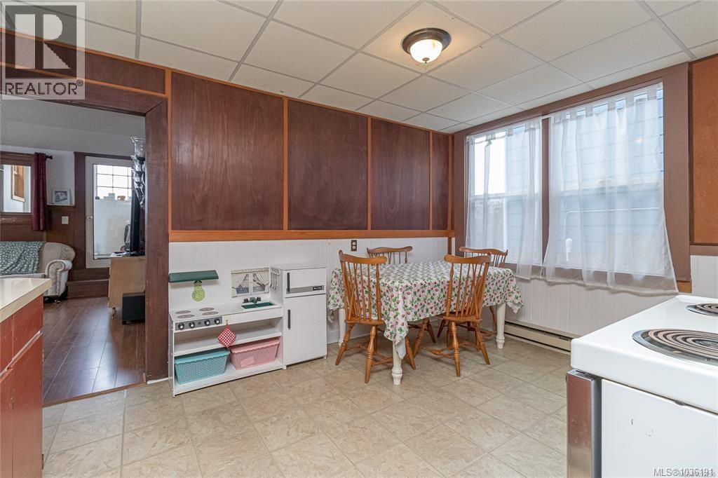 451 Irwin St - 11