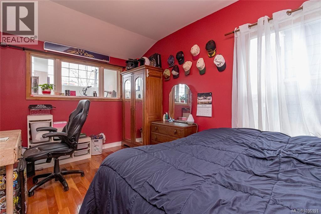 451 Irwin St - 12