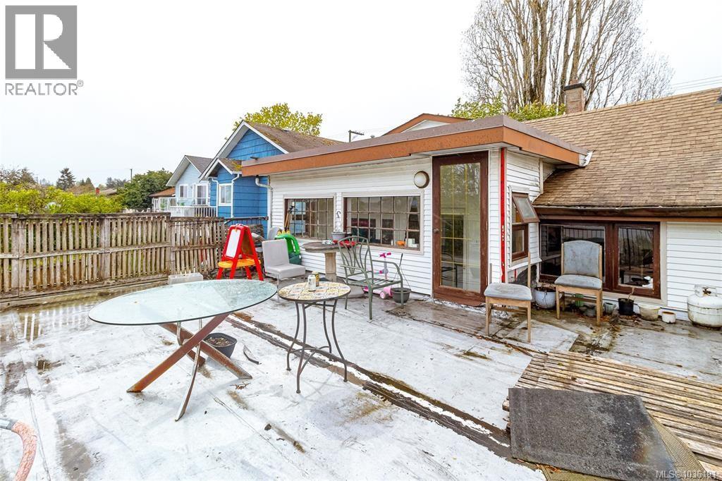 451 Irwin St - 19