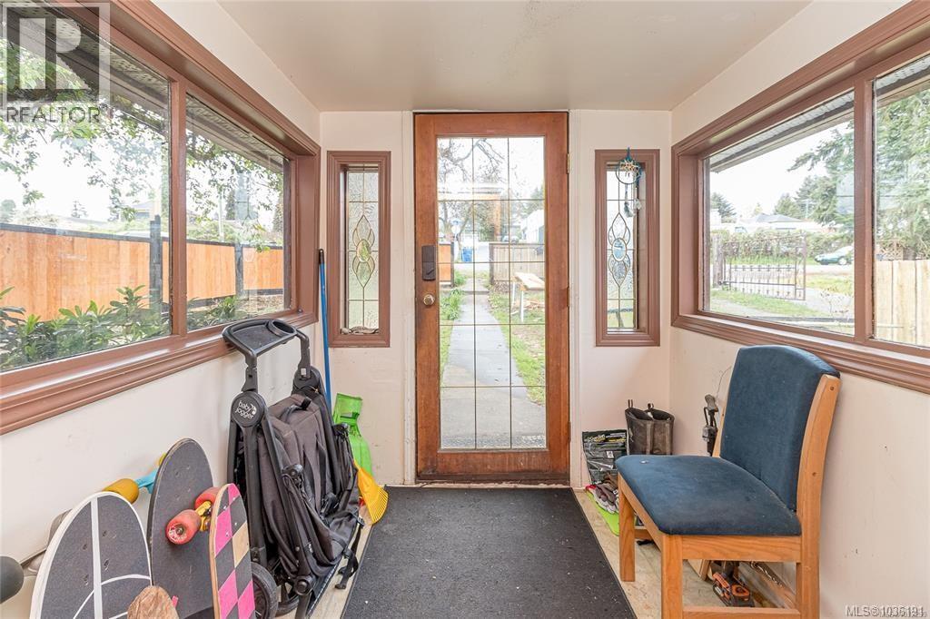 451 Irwin St - 4