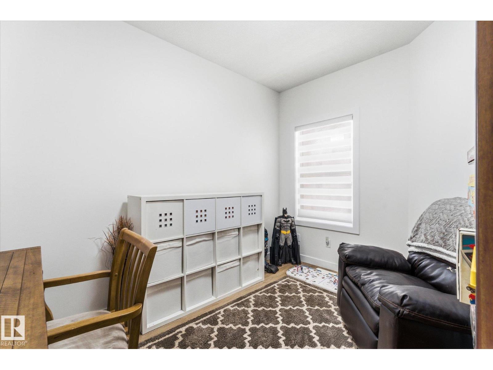 14 ENNS CT, Fort Saskatchewan