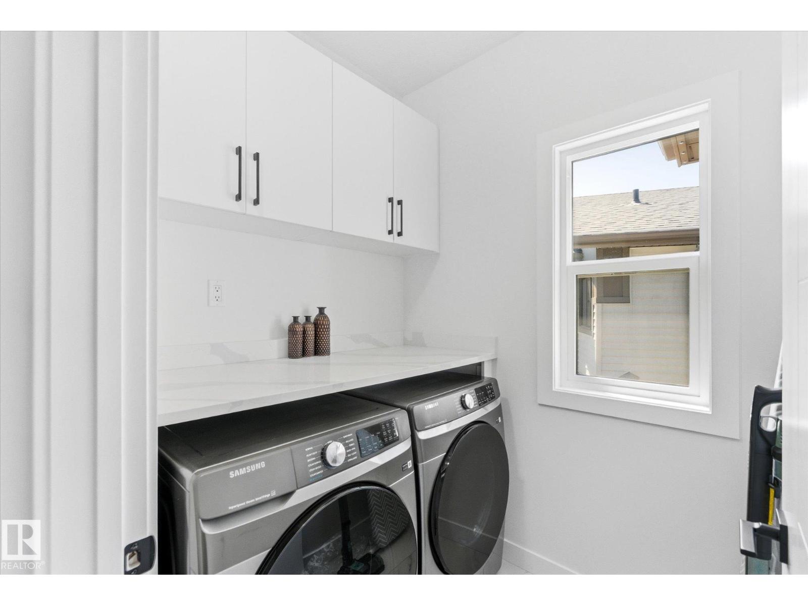 14 ENNS CT, Fort Saskatchewan