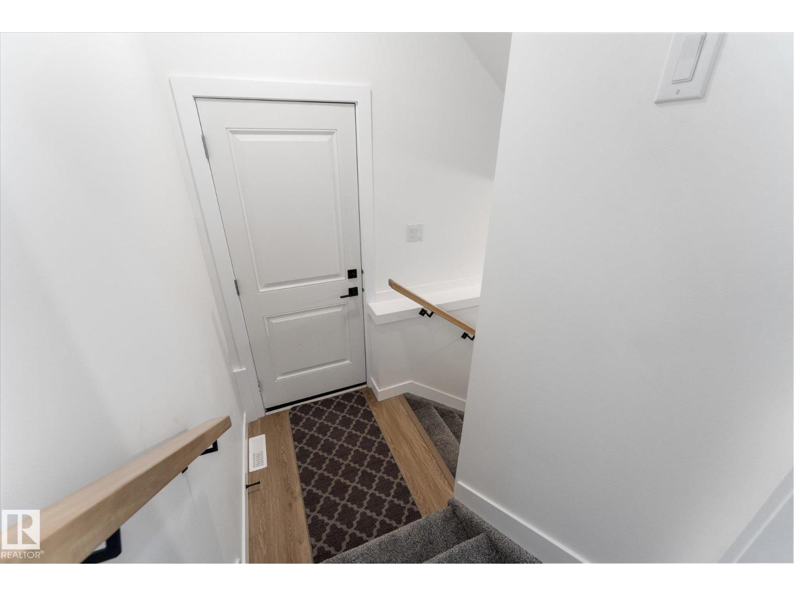 14 ENNS CT, Fort Saskatchewan