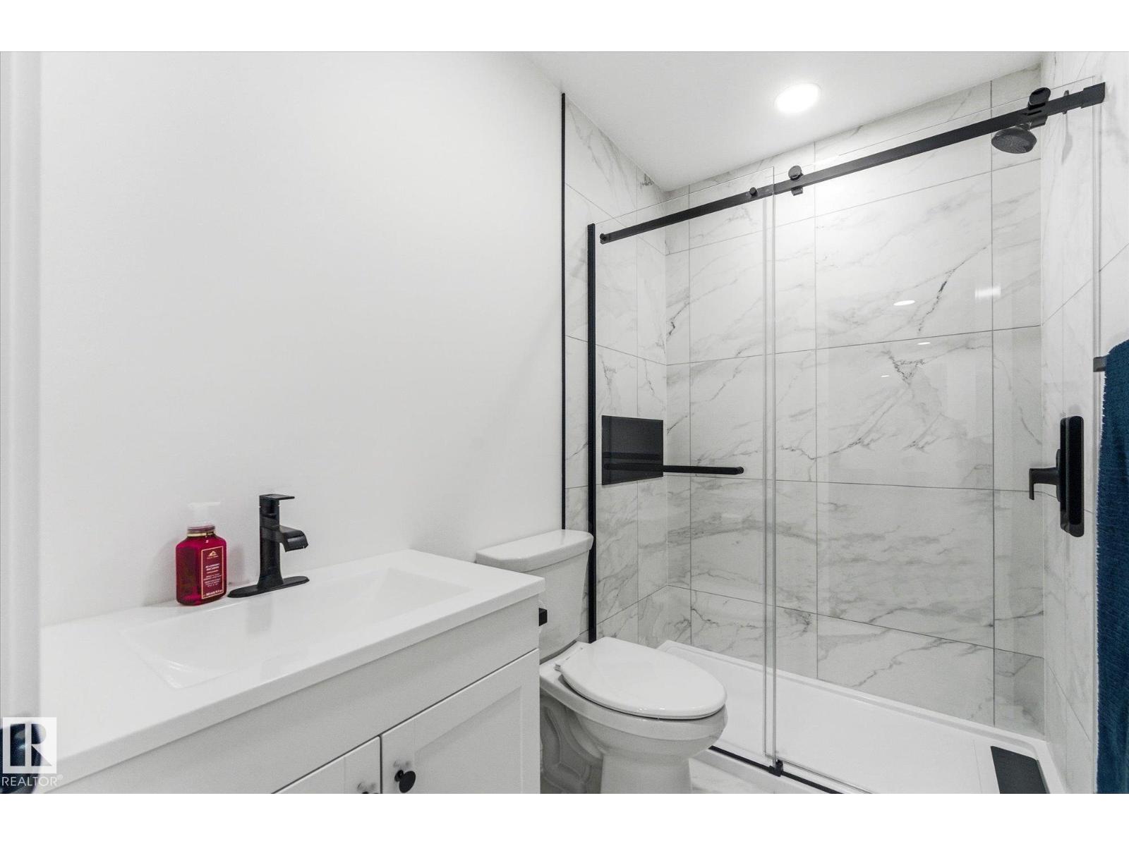 14 ENNS CT, Fort Saskatchewan