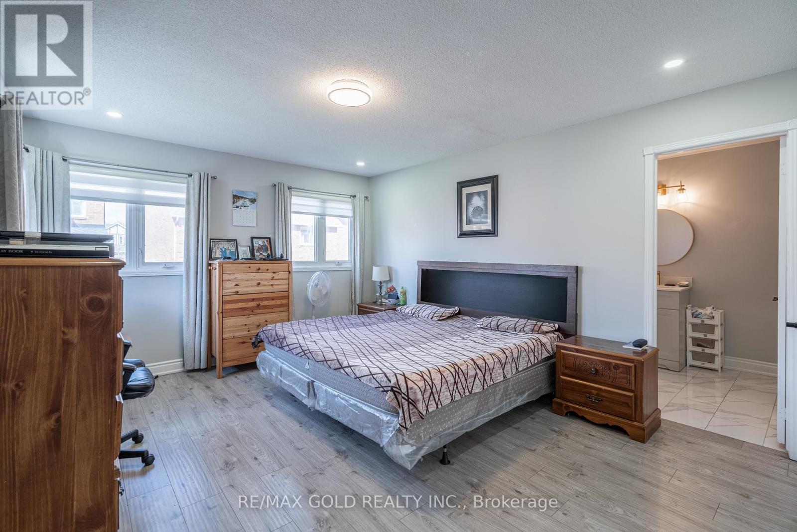 103 LORD SIMCOE DRIVE - 20
