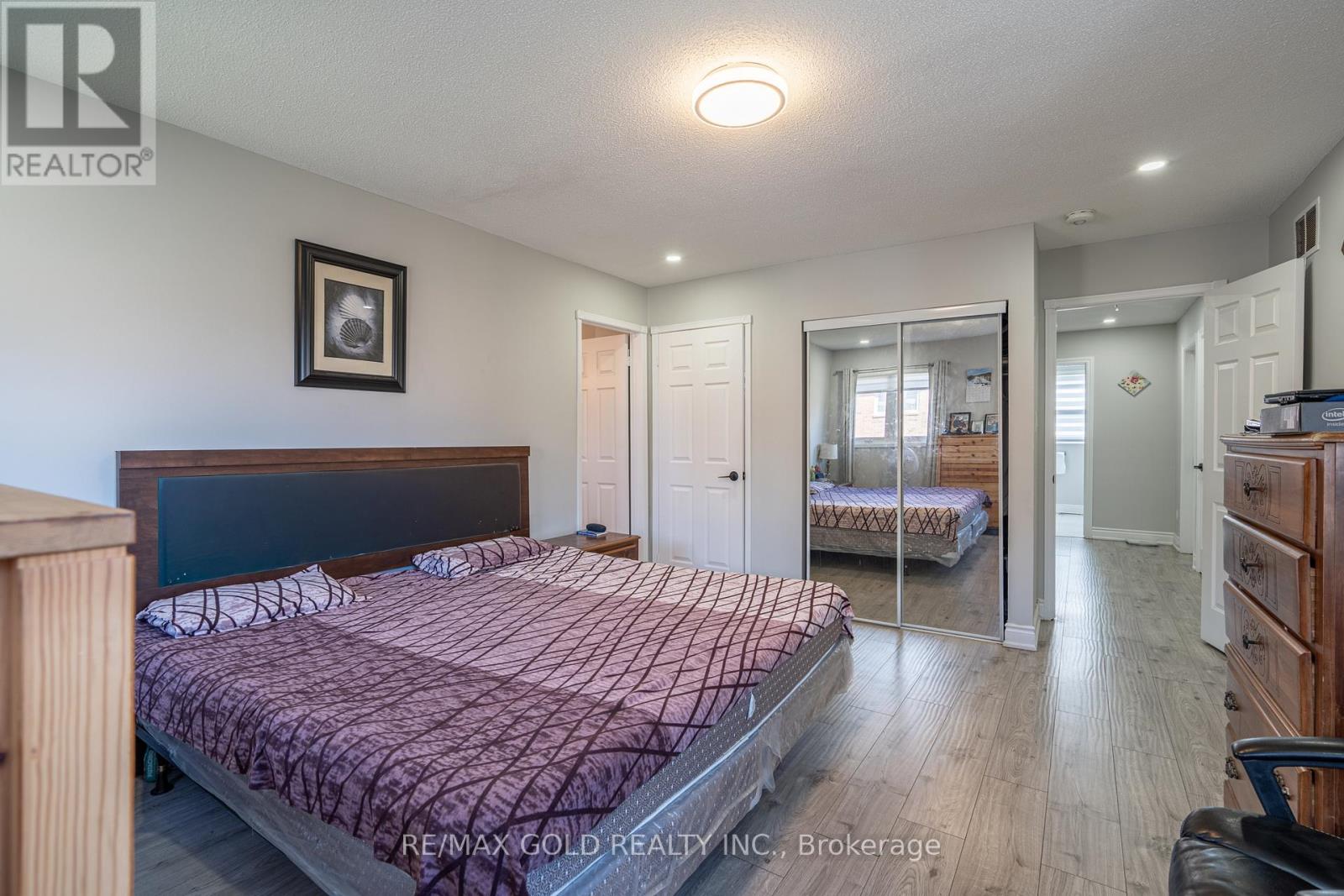 103 LORD SIMCOE DRIVE - 21