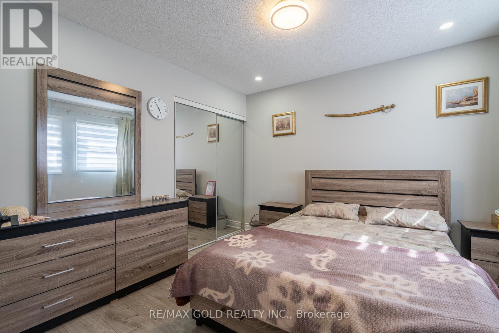 103 LORD SIMCOE DRIVE - 27