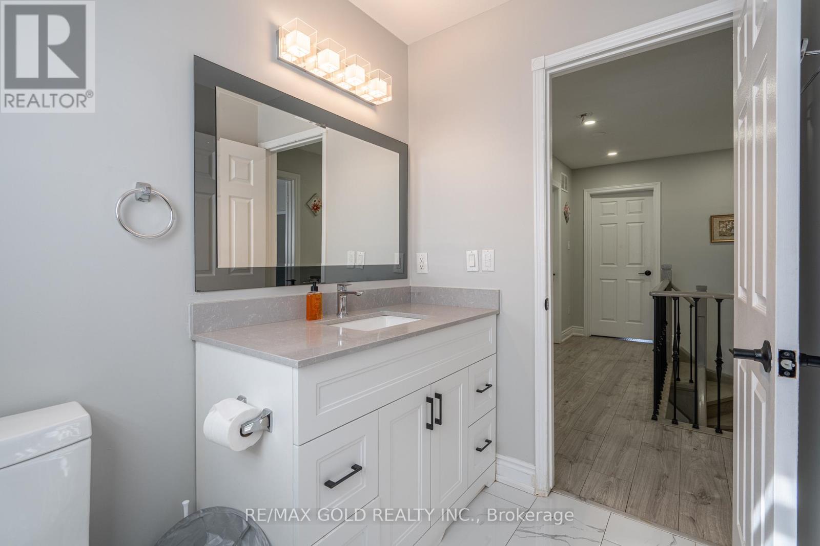 103 LORD SIMCOE DRIVE - 32