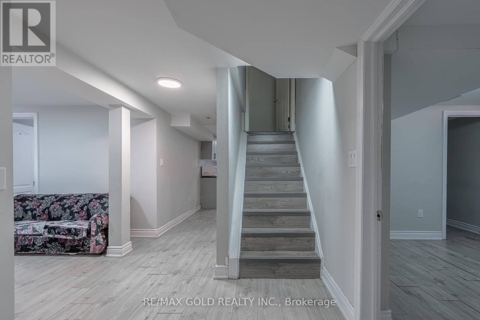 103 LORD SIMCOE DRIVE - 33