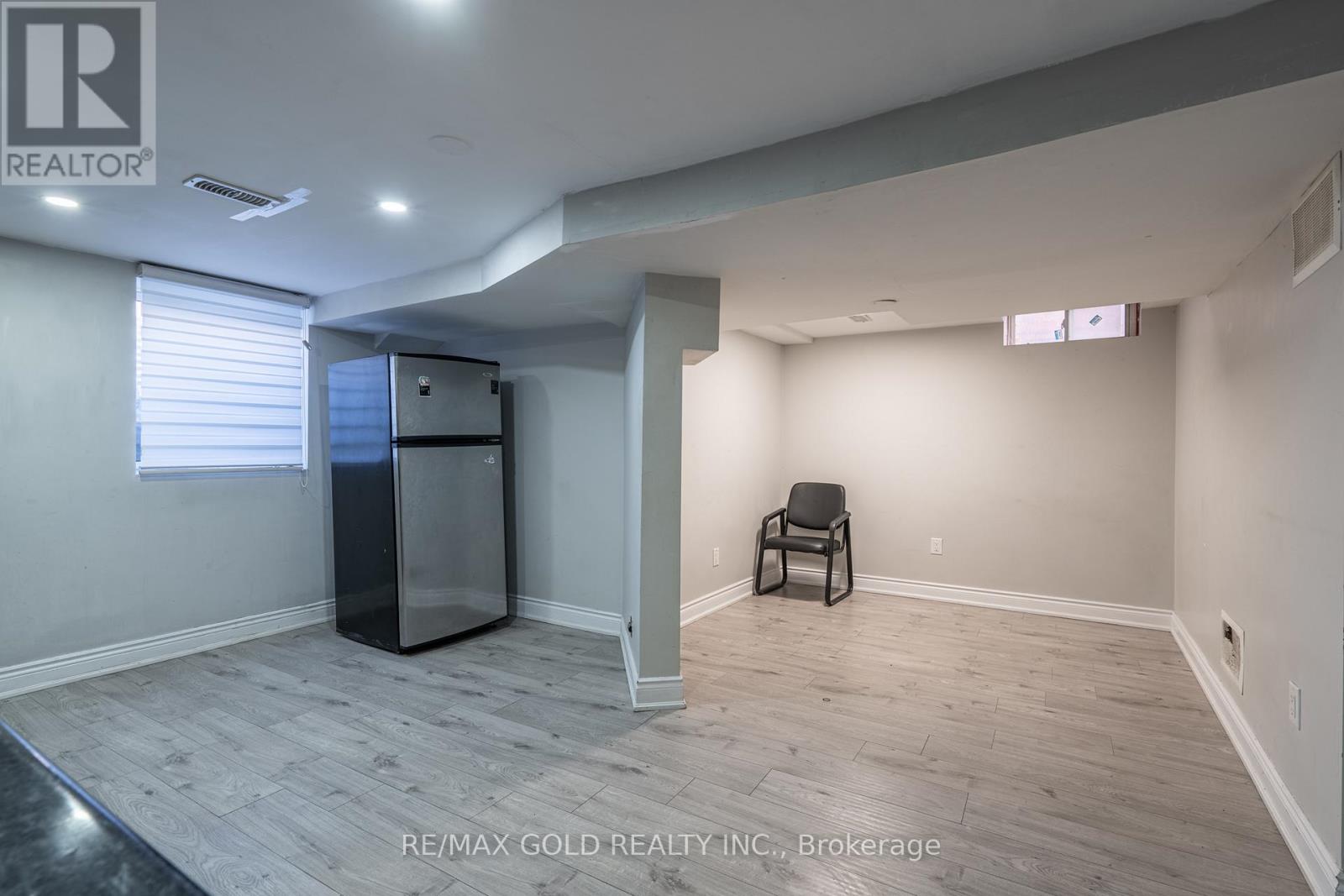 103 LORD SIMCOE DRIVE - 36