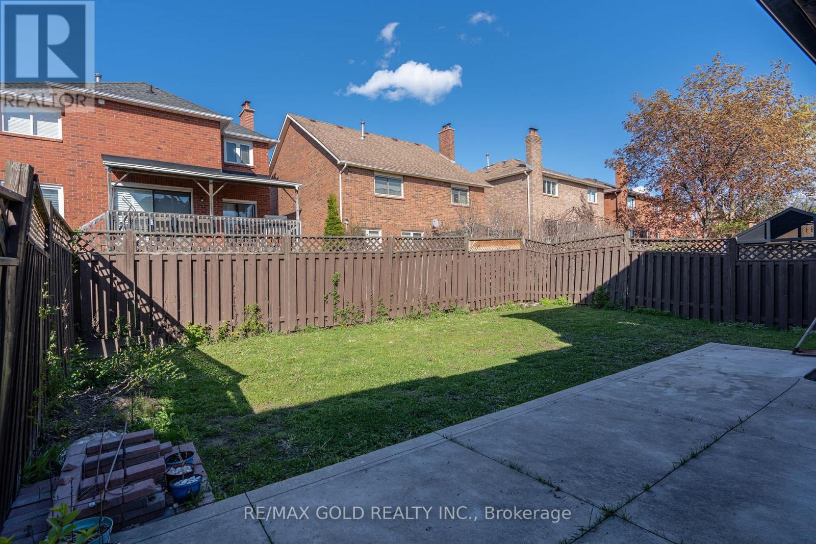 103 LORD SIMCOE DRIVE - 44