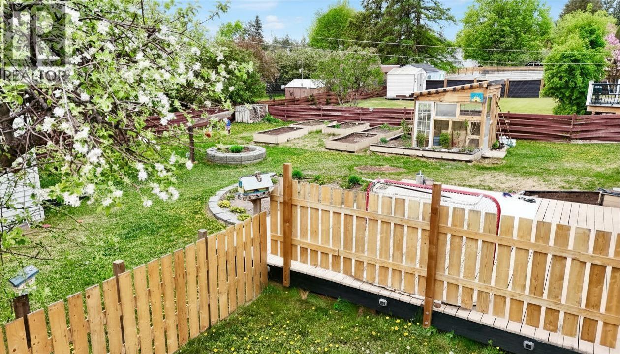 1035 PIGEON AVENUE - 5