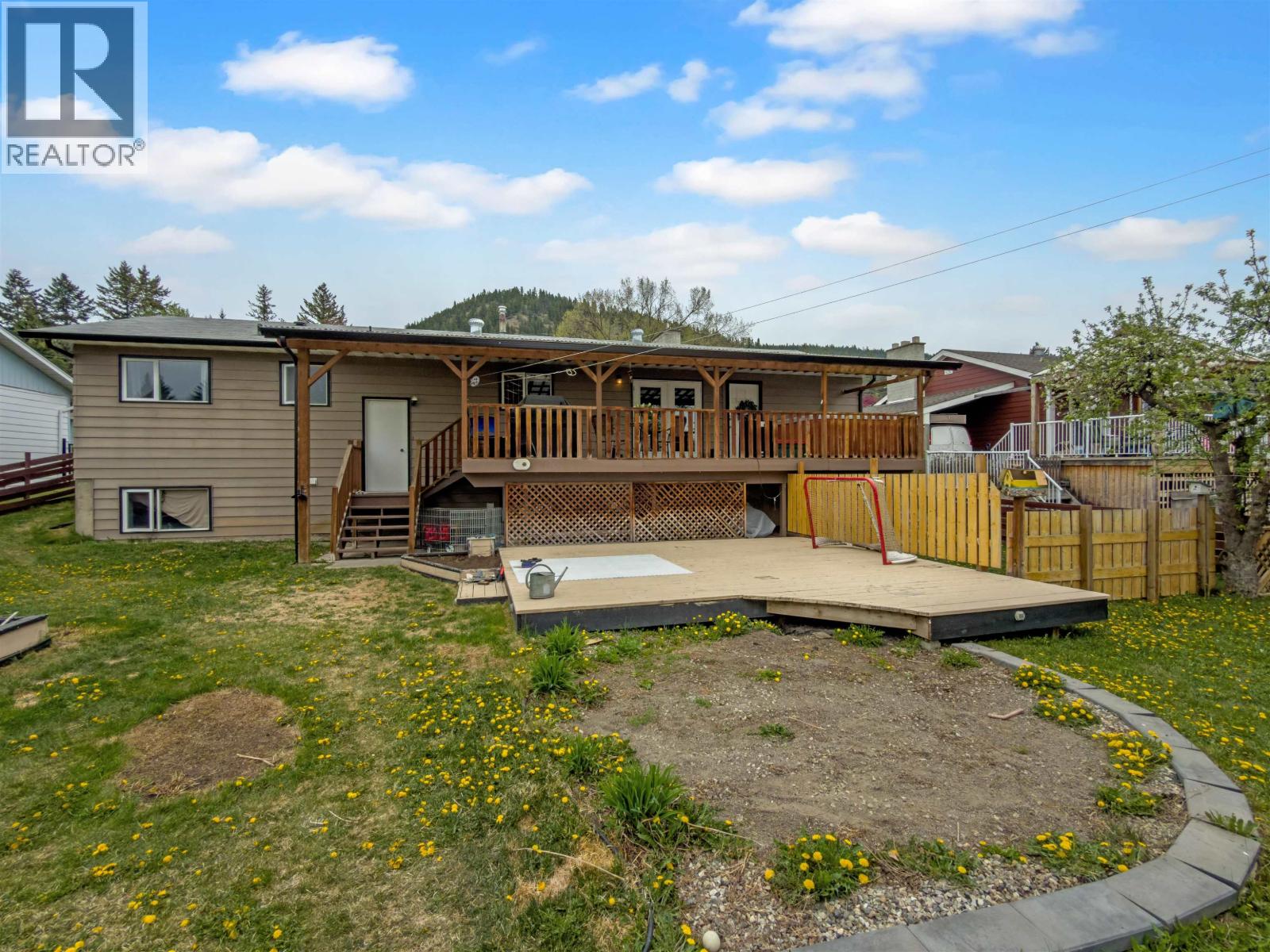 1035 PIGEON AVENUE - 36